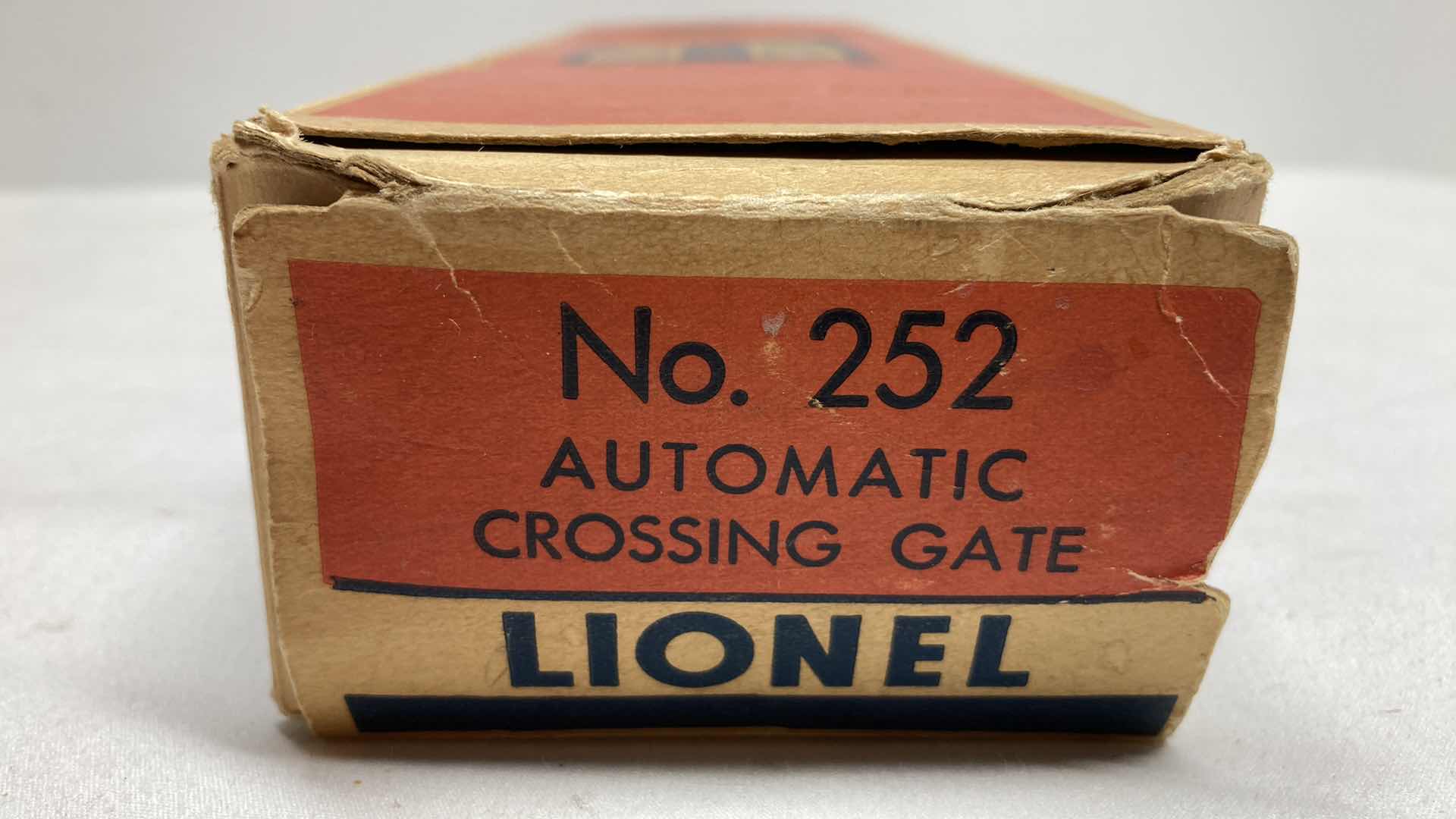 Photo 1 of LIONEL ELECTRIC TRAINS AUTOMATIC CROSSING GATE 252-44
