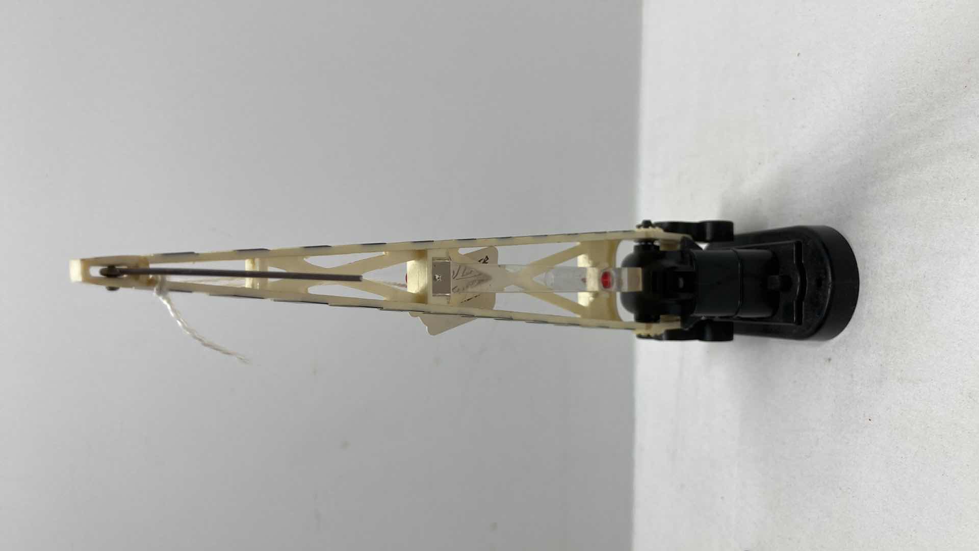 Photo 1 of LIONEL ELECTRIC TRAINS AUTOMATIC CROSSING GATE 252-44