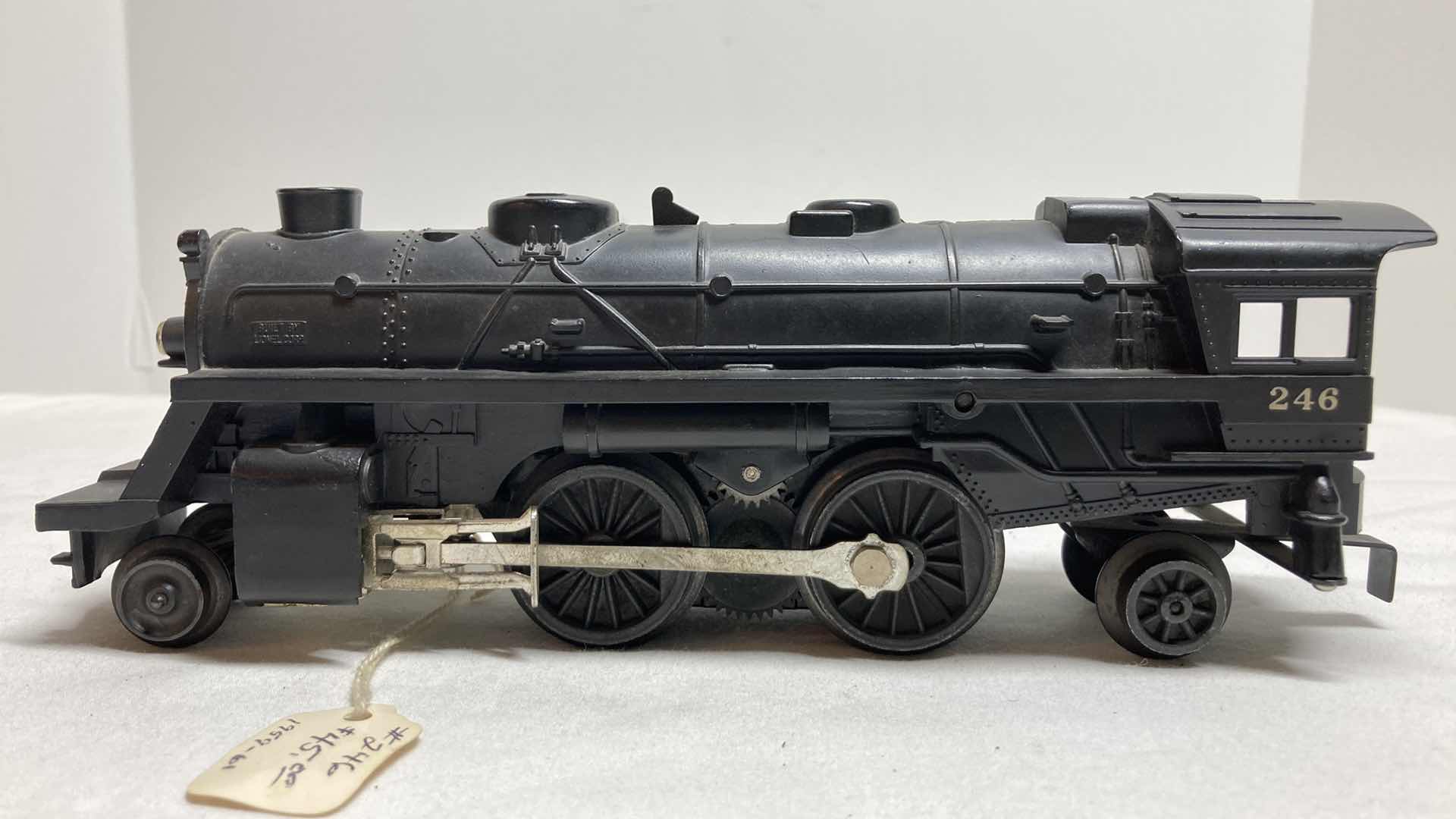Photo 1 of LIONEL LOCOMOTIVE 246 YR1959-61 W TENDER CAR 2046W