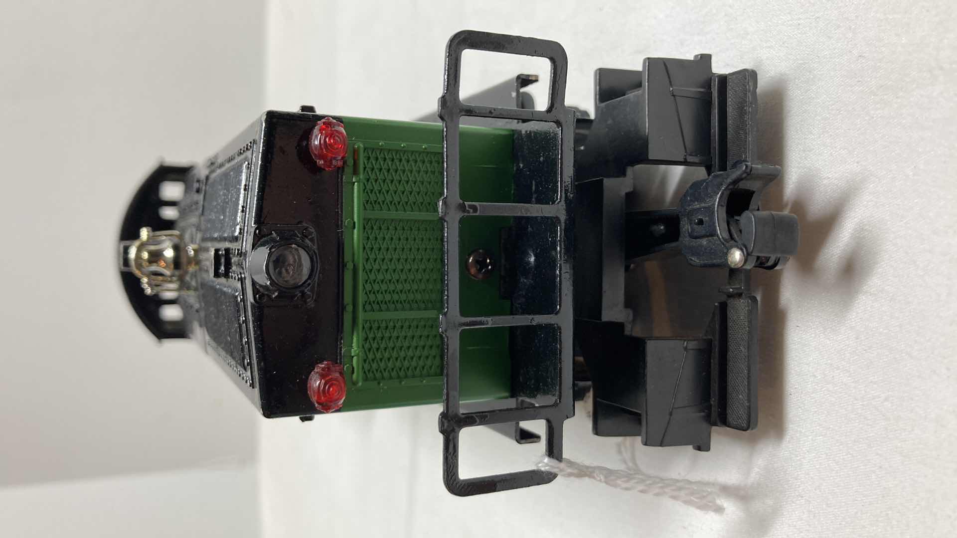 Photo 2 of LIONEL BURLINGTON NORTHERN LOCOMOTIVE 8374 YR1983