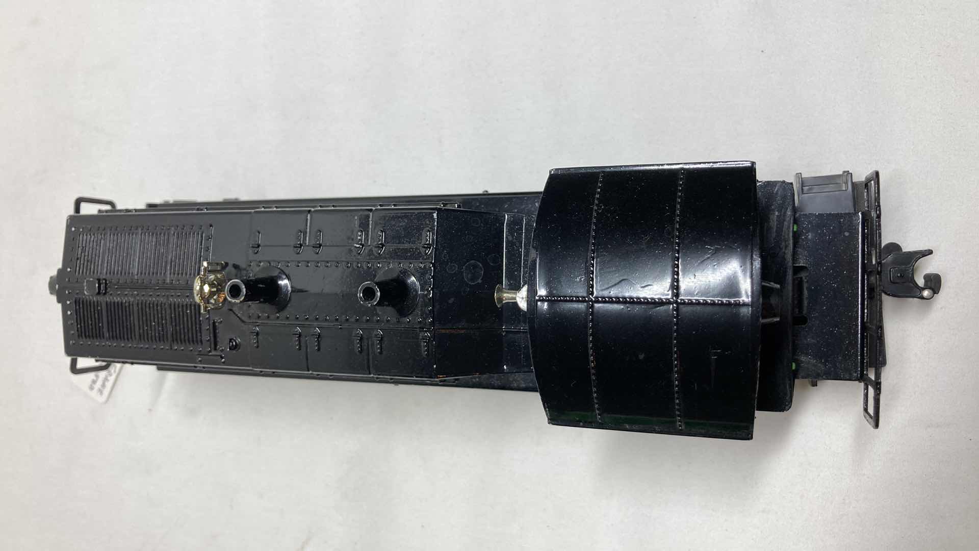 Photo 5 of LIONEL BURLINGTON NORTHERN LOCOMOTIVE 8374 YR1983