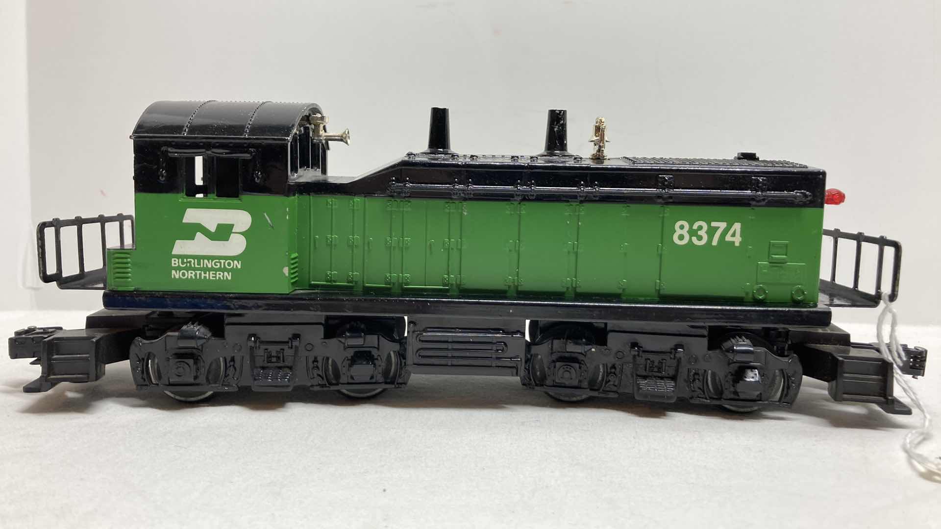 Photo 1 of LIONEL BURLINGTON NORTHERN LOCOMOTIVE 8374 YR1983