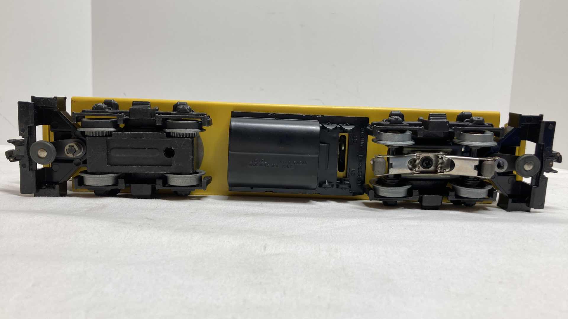 Photo 7 of LIONEL VIRGINIAN RECTIFIER ELECTRIC LOCOMOTIVE 8652 YR1976-77