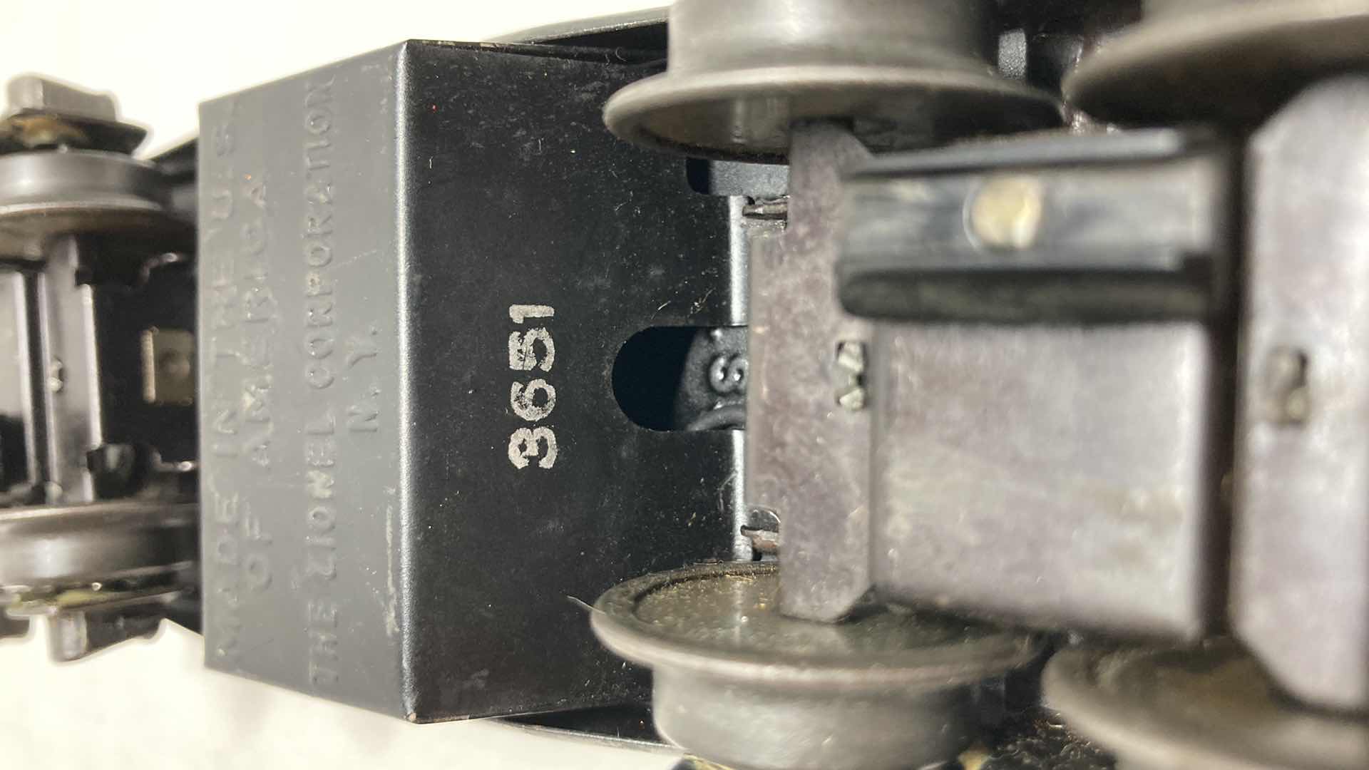 Photo 1 of LIONEL PREWAR LUMBER DUMP CAR 3651 W LOGS