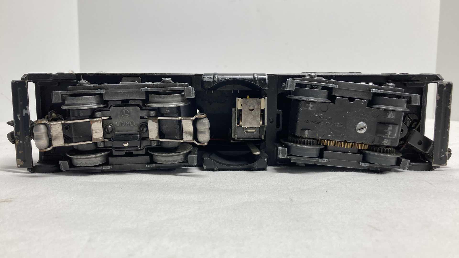 Photo 1 of LIONEL AT& SF SWITCHER 624 YR1949-50