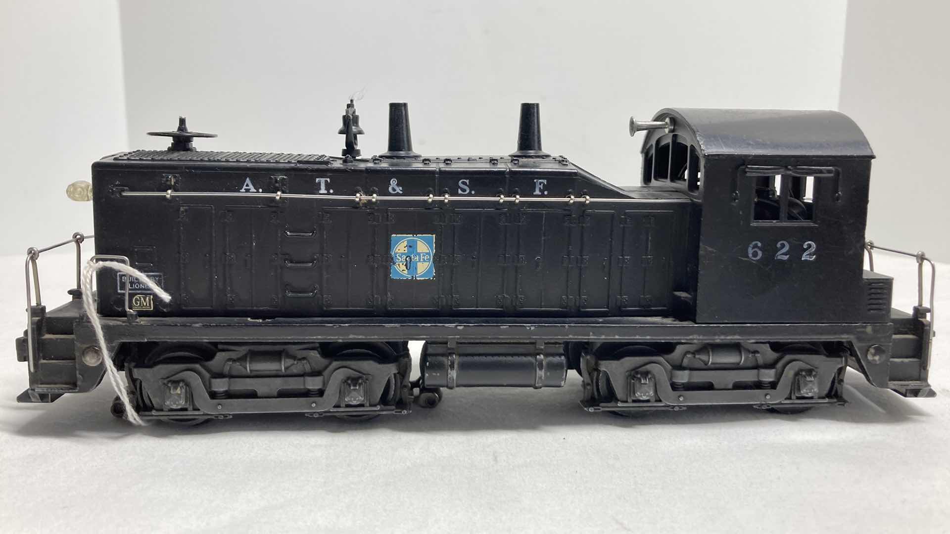 Photo 1 of LIONEL AT& SF SWITCHER 624 YR1949-50