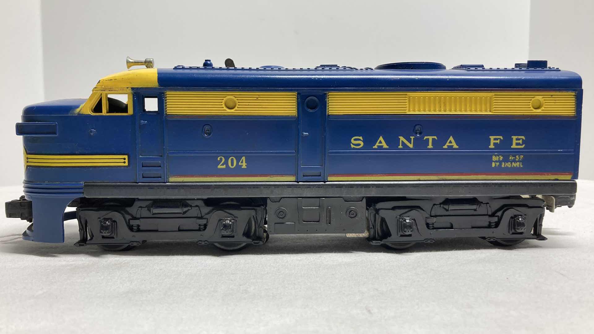 Photo 1 of LIONEL SANTA FE ALCO AA DIESEL SWITCHER 204 YR1957