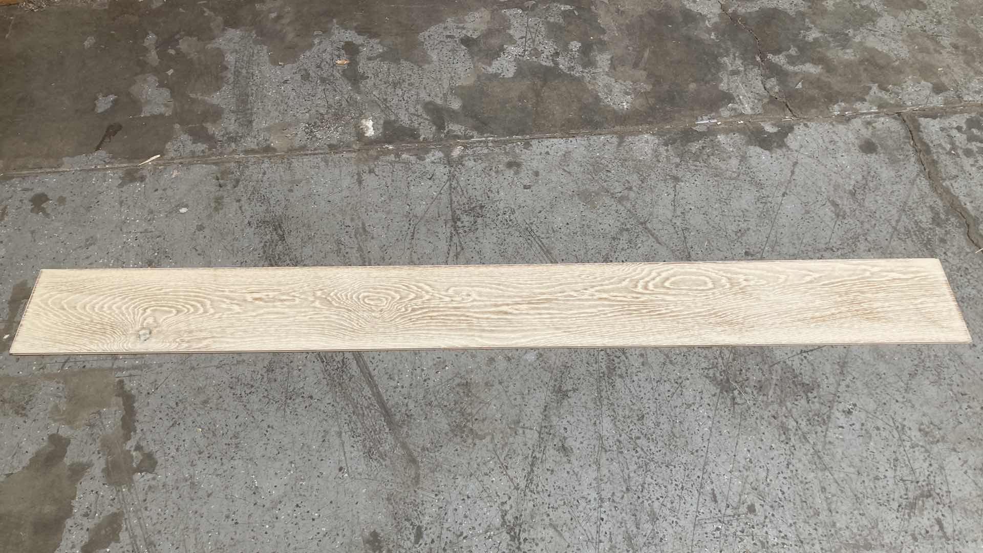 Photo 1 of SHAW HARDWOOD WHITE OAK ASTOR FINISH FLOORING 2U679-01007/AA749-01007 APPROX 418sqft 7.48” X 72” H1/2”