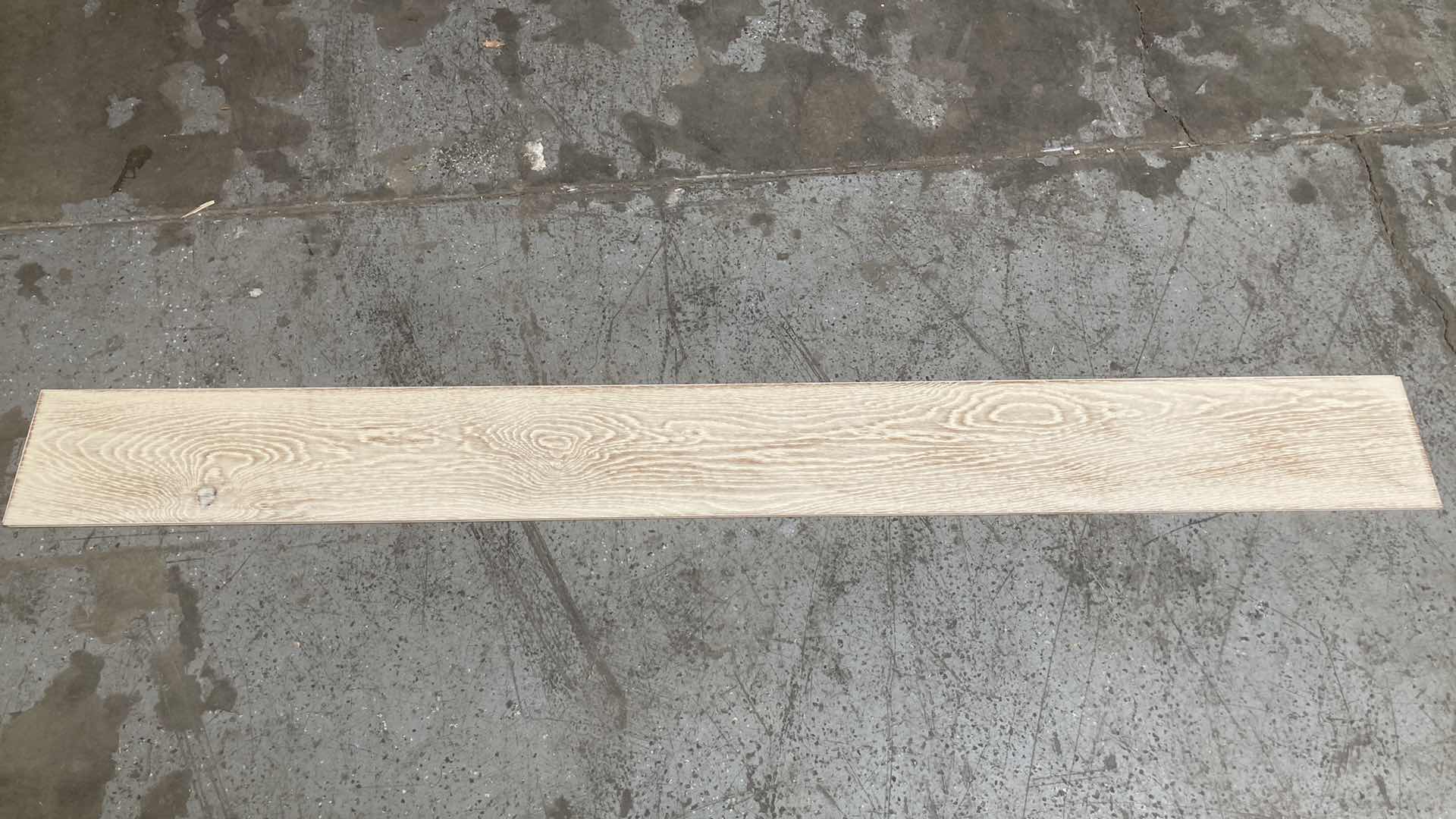 Photo 1 of SHAW HARDWOOD WHITE OAK ASTOR FINISH FLOORING 2U679-01007/AA749-01007 APPROX 418sqft 7.48” X 72” H1/2”