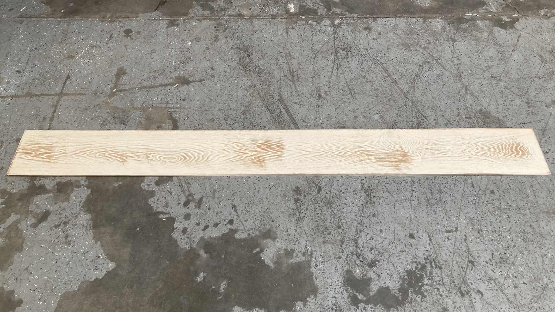 Photo 1 of SHAW HARDWOOD WHITE OAK ASTOR FINISH FLOORING 2U679-01007/AA749-01007 APPROX 239sqft 7.48” X 72” H1/2”