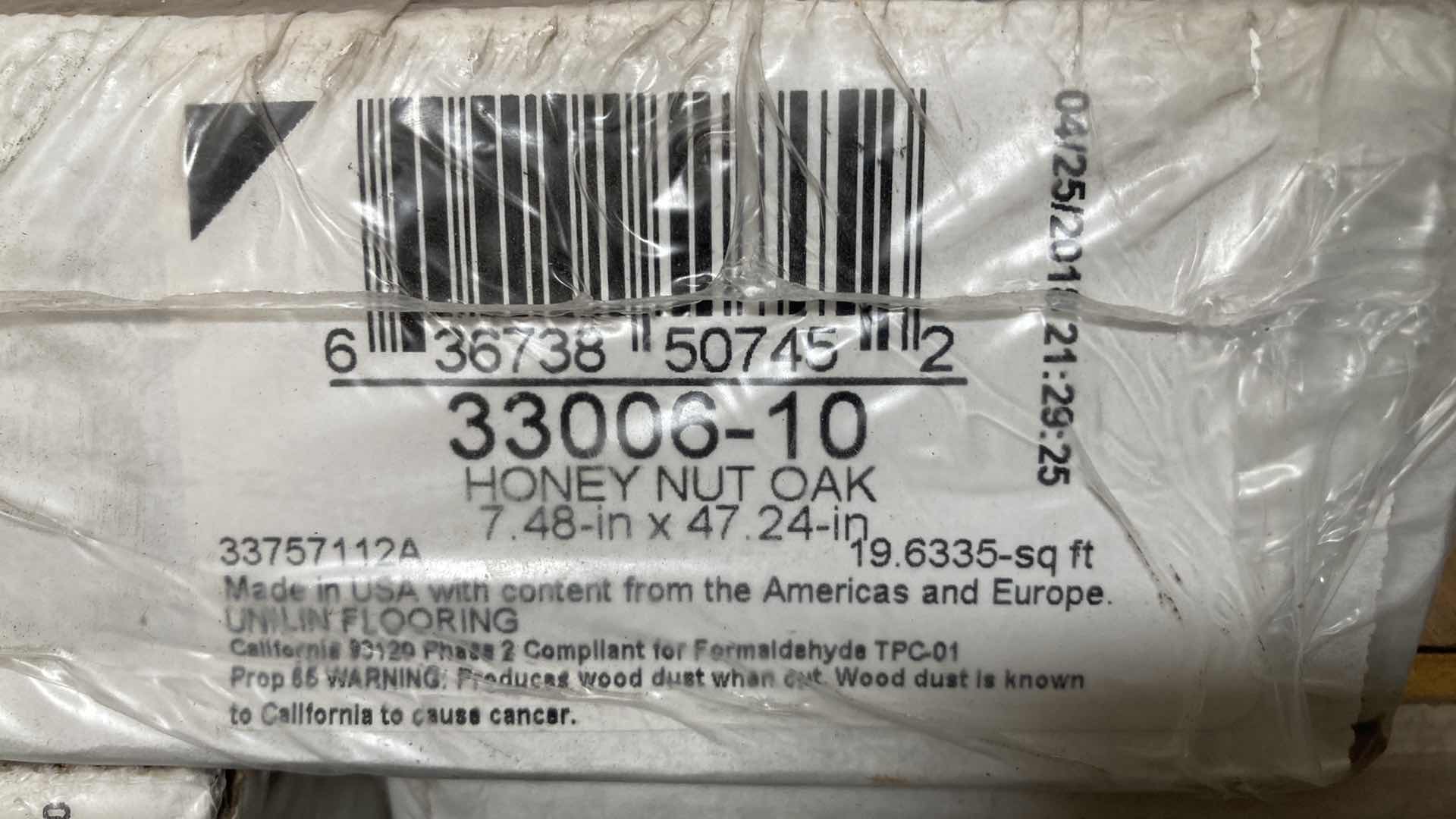 Photo 1 of MOHAWK UNLCLIC HONEY NUT OAK FINISH LAMINATE FLOORING APPROX 190sqft 7.48” X 47.24” H1/4”
