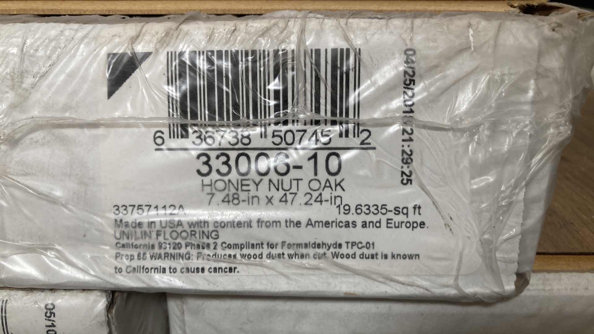 Photo 1 of MOHAWK UNLCLIC HONEY NUT OAK FINISH LAMINATE FLOORING APPROX 190sqft 7.48” X 47.24” H1/4”