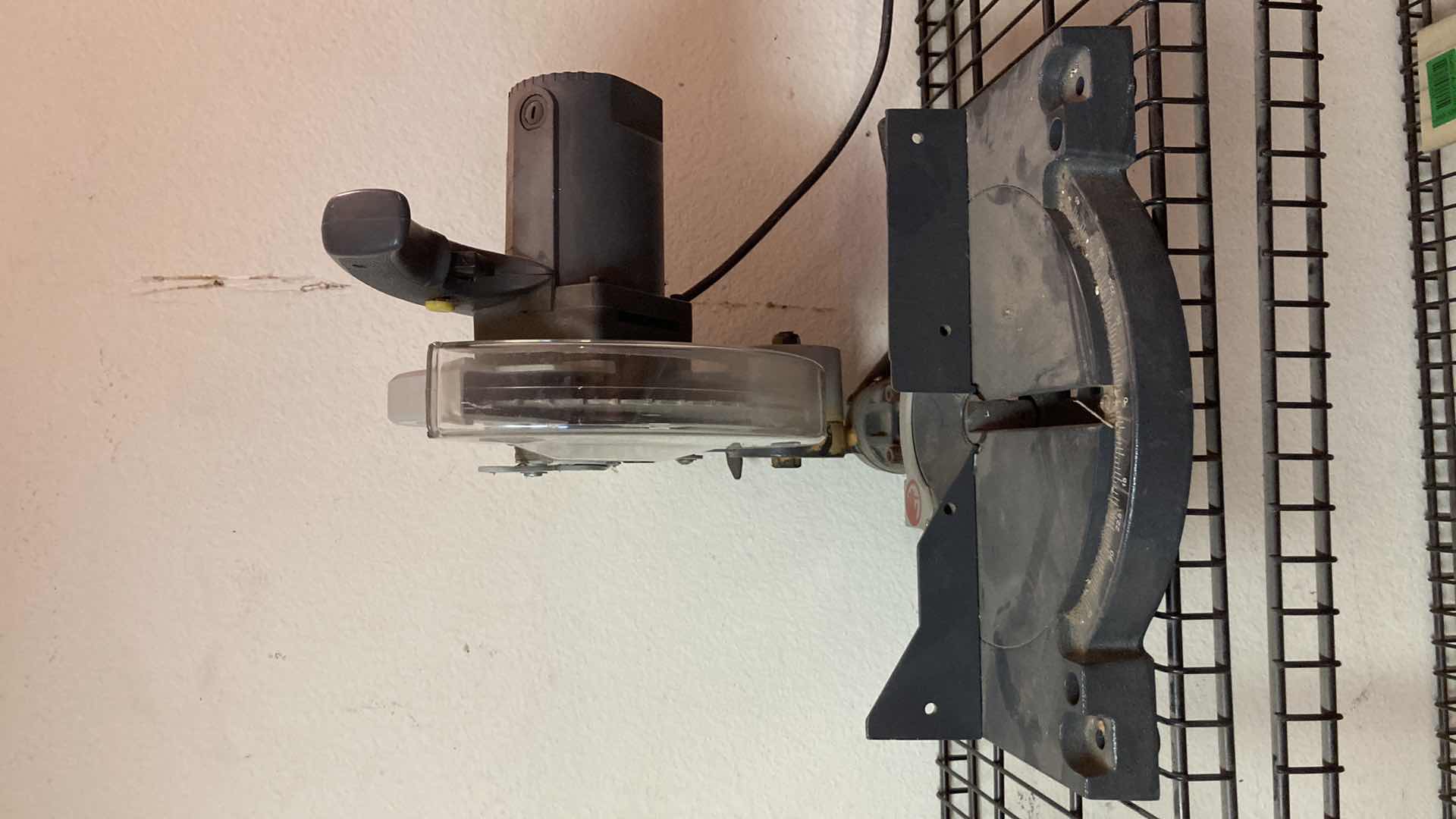 Photo 1 of CRAFTSMAN 8.25” COMPOUND MITER SAW MODEL 113.234681