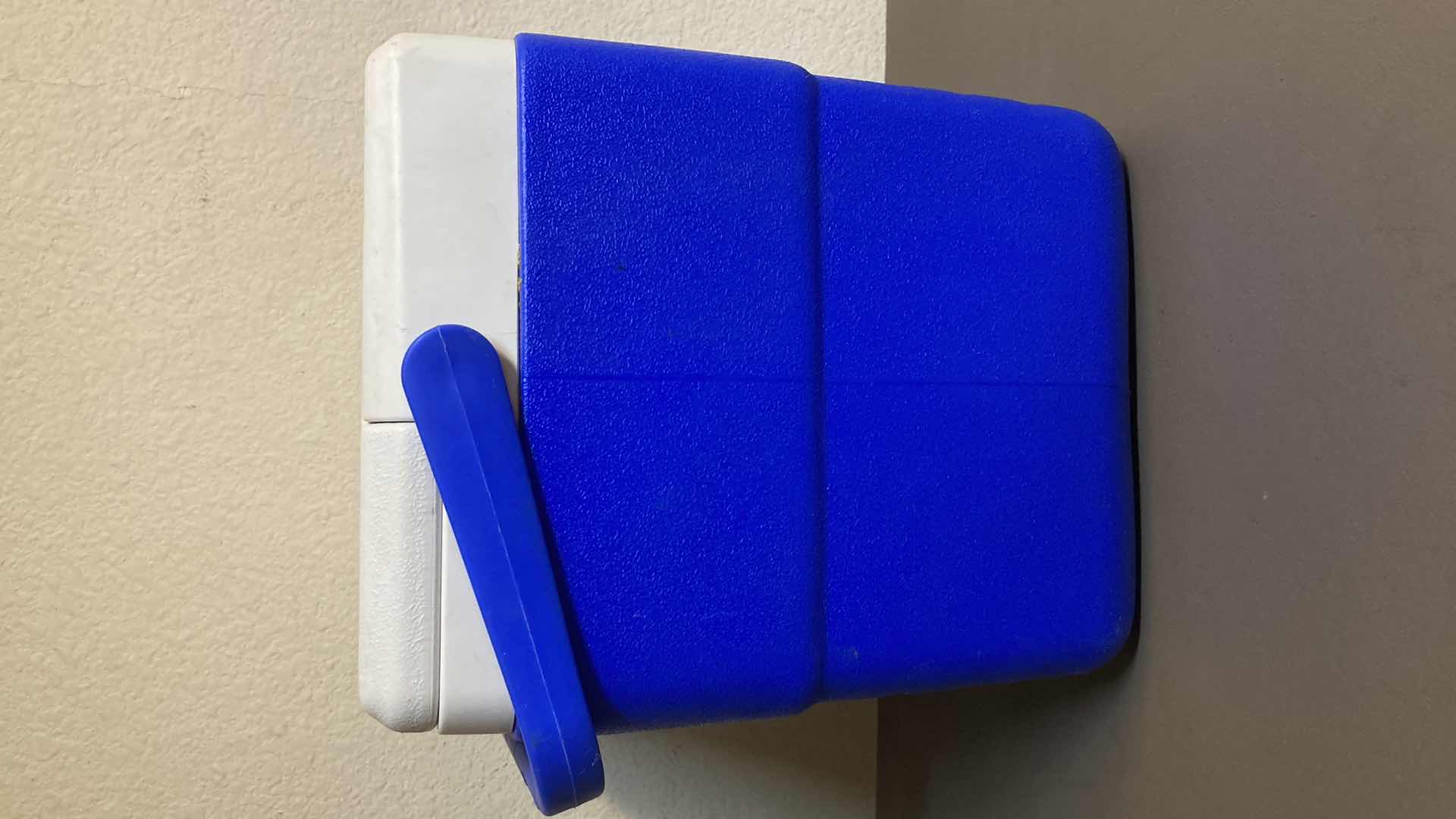 Photo 1 of COLEMAN EXCURSION 9QT COOLER