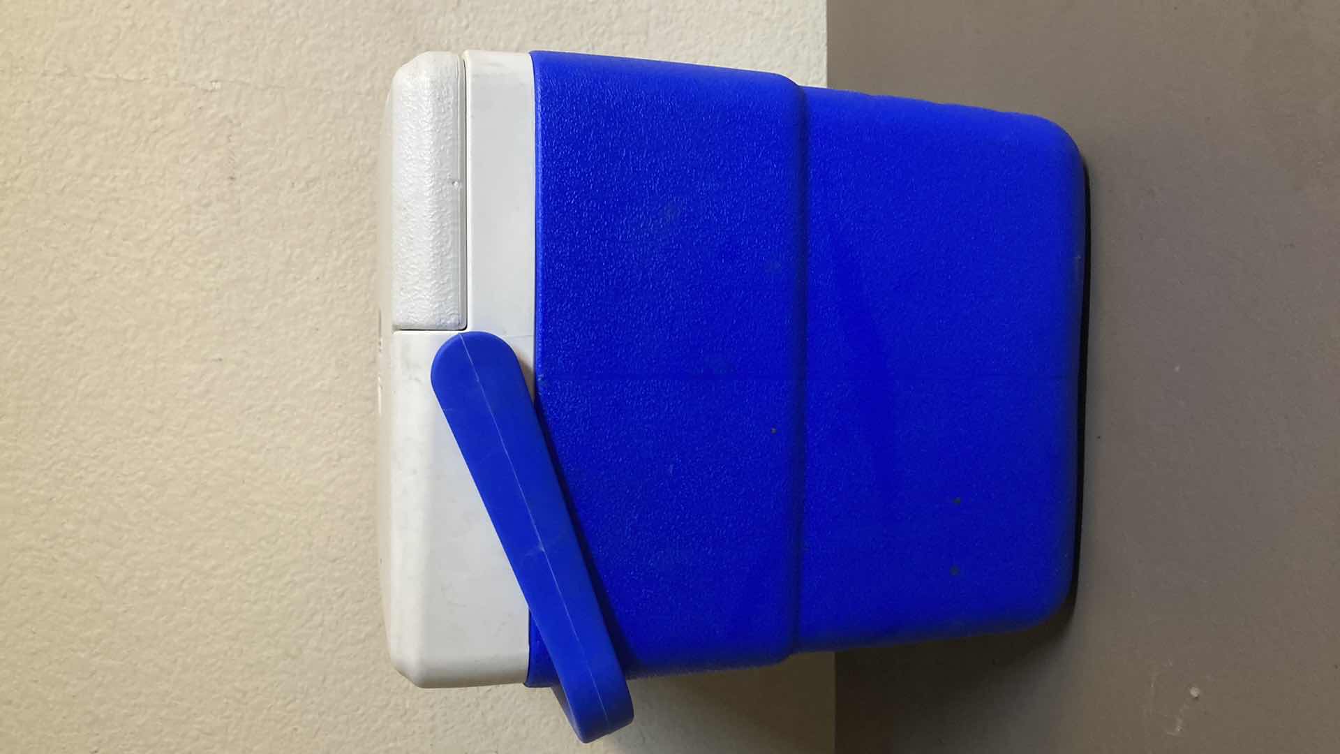 Photo 1 of COLEMAN EXCURSION 9QT COOLER