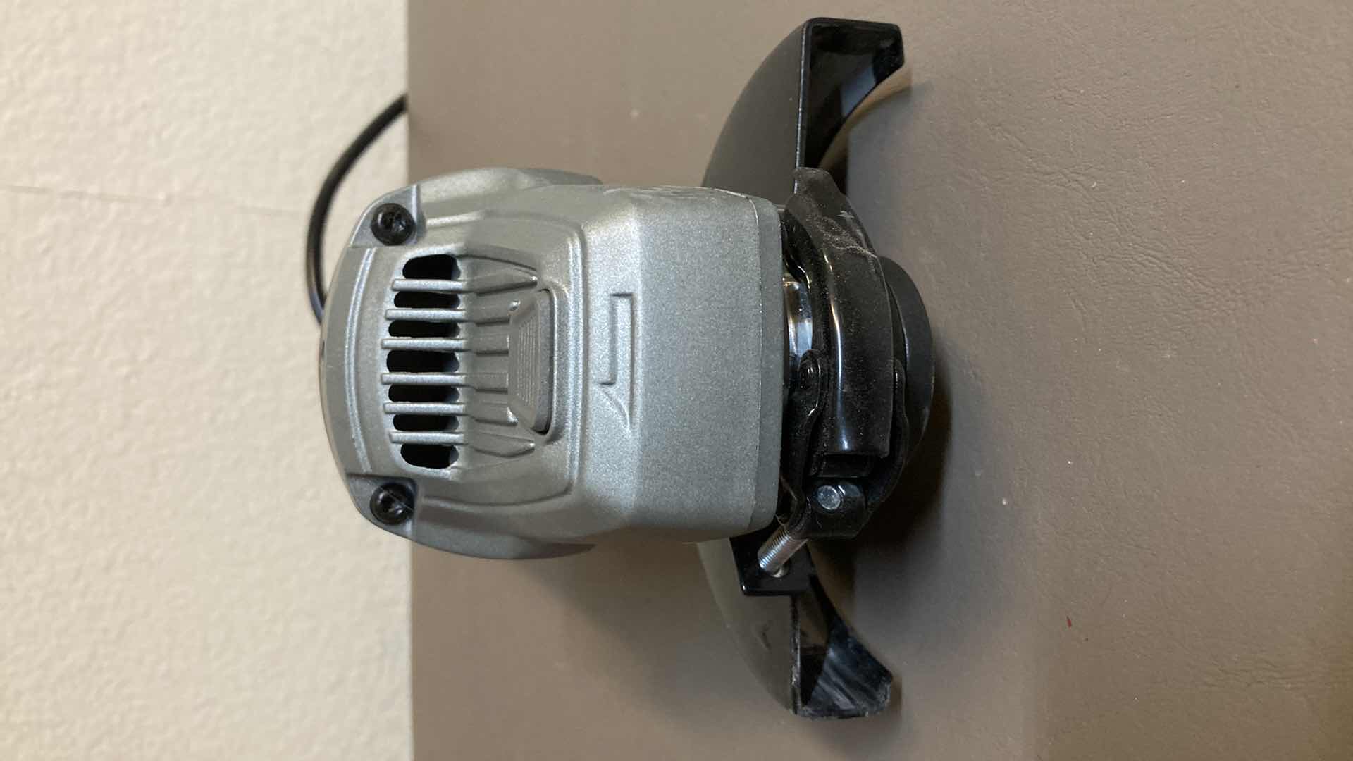 Photo 3 of CRAFTSMAN 6.0 AMP ANGLE GRINDER MODEL CMEG100