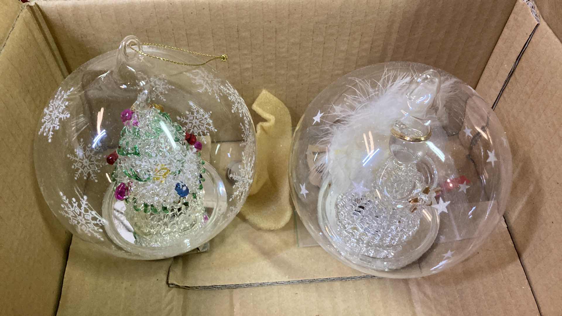 Photo 4 of CHRISTMAS DECORATIONS W TOTES