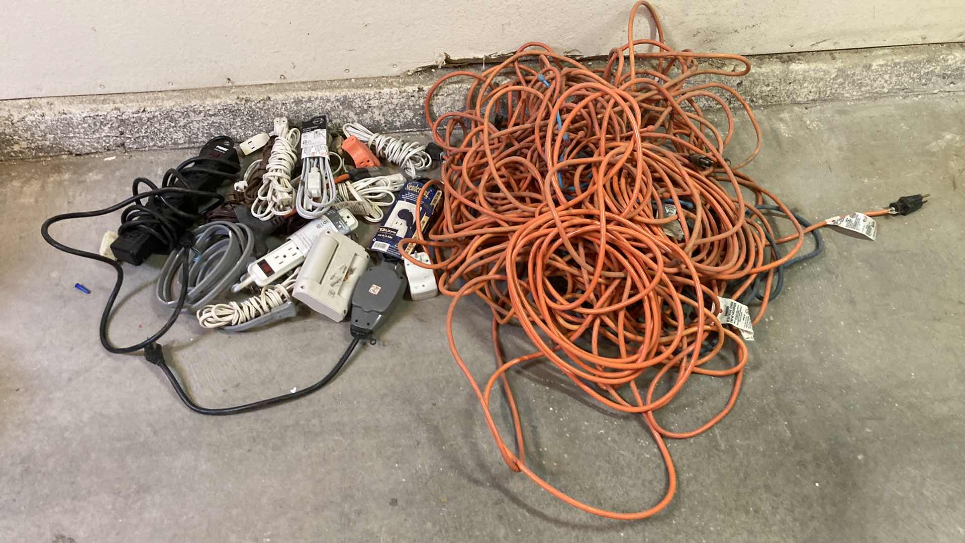 Photo 1 of EXTENSION CORDS VARIOUS LENGTHS W POWER BARS