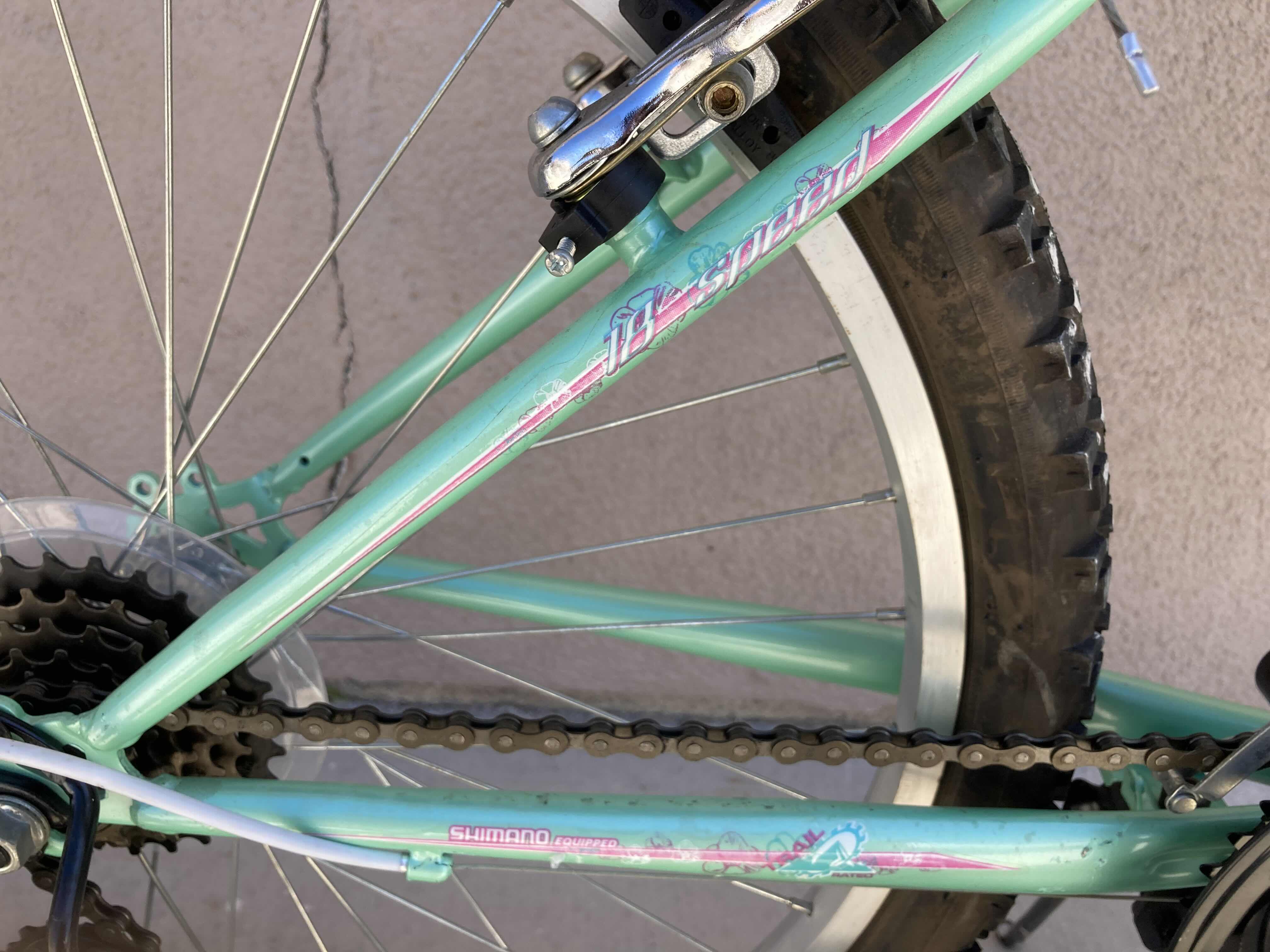 Photo 1 of ROADMASTER 24” GRANITE PEAK 18 SPEED SHIMANO EQUIPPED 
GRIP-SHIFT TRAIL BIKE (MODEL H3013WM)