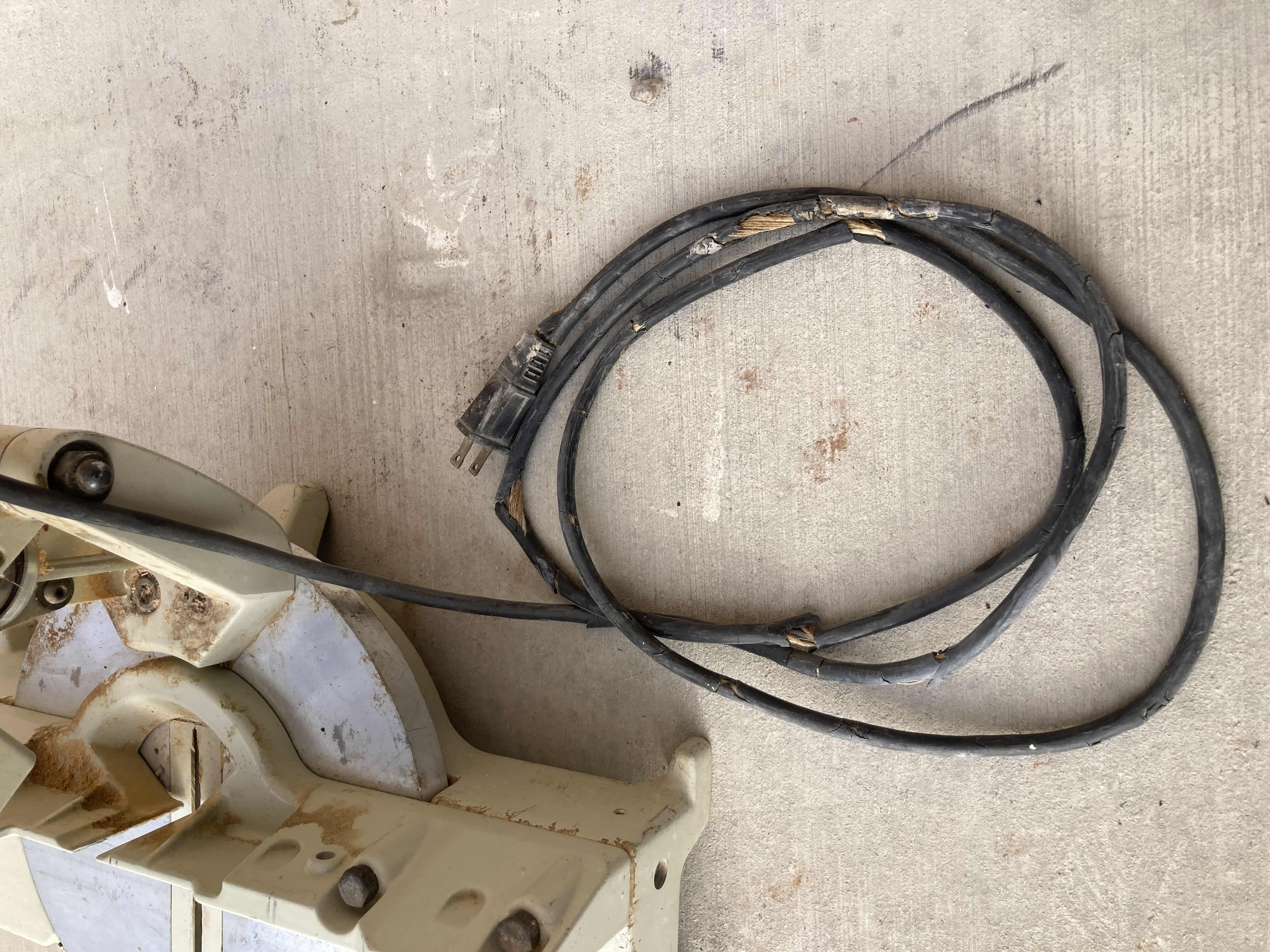 Photo 1 of MAKITA 10” POWER MITER SAW TABLE MOUNT MODEL LS1030