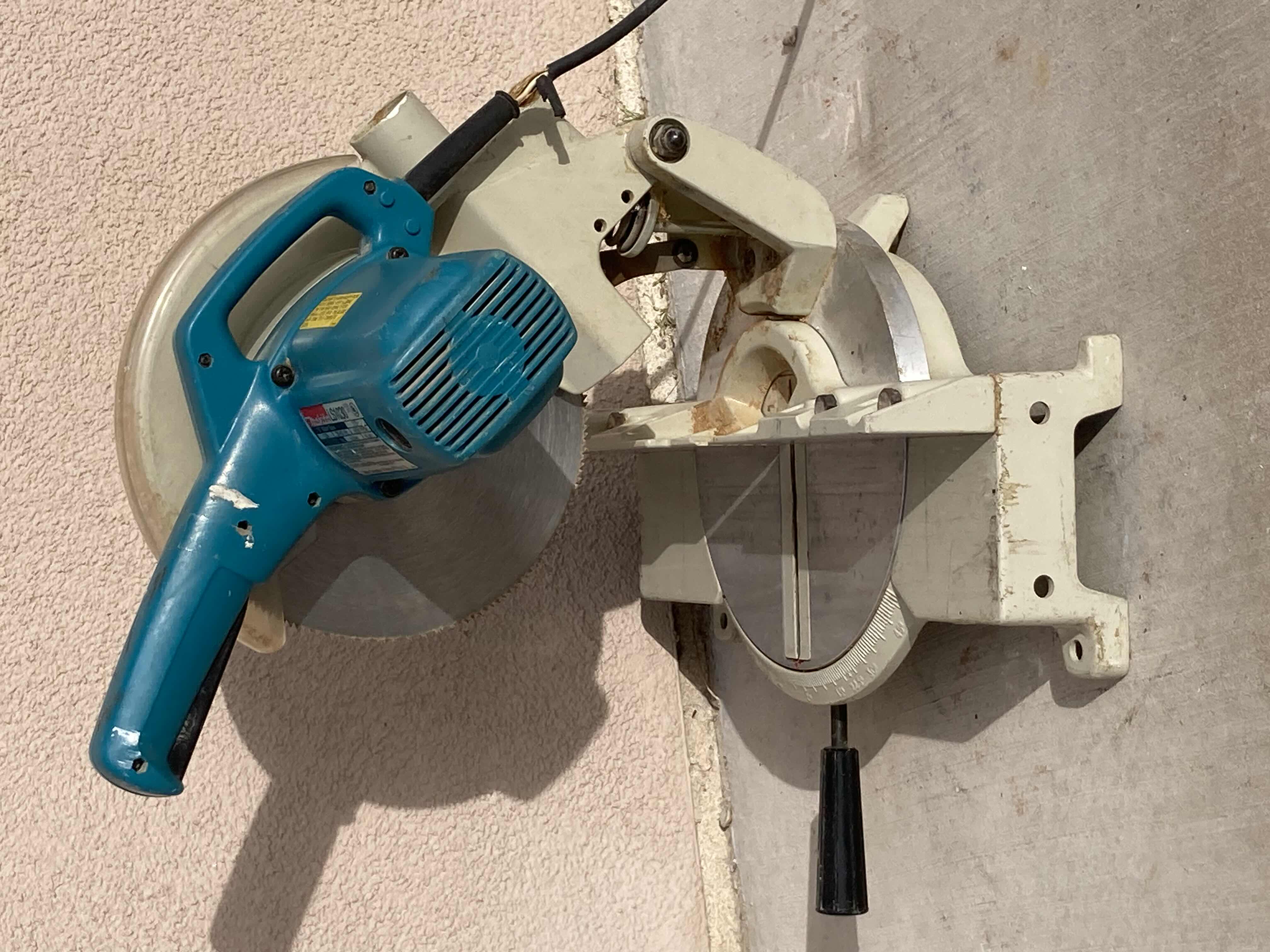 Photo 1 of MAKITA 10” POWER MITER SAW TABLE MOUNT MODEL LS1030