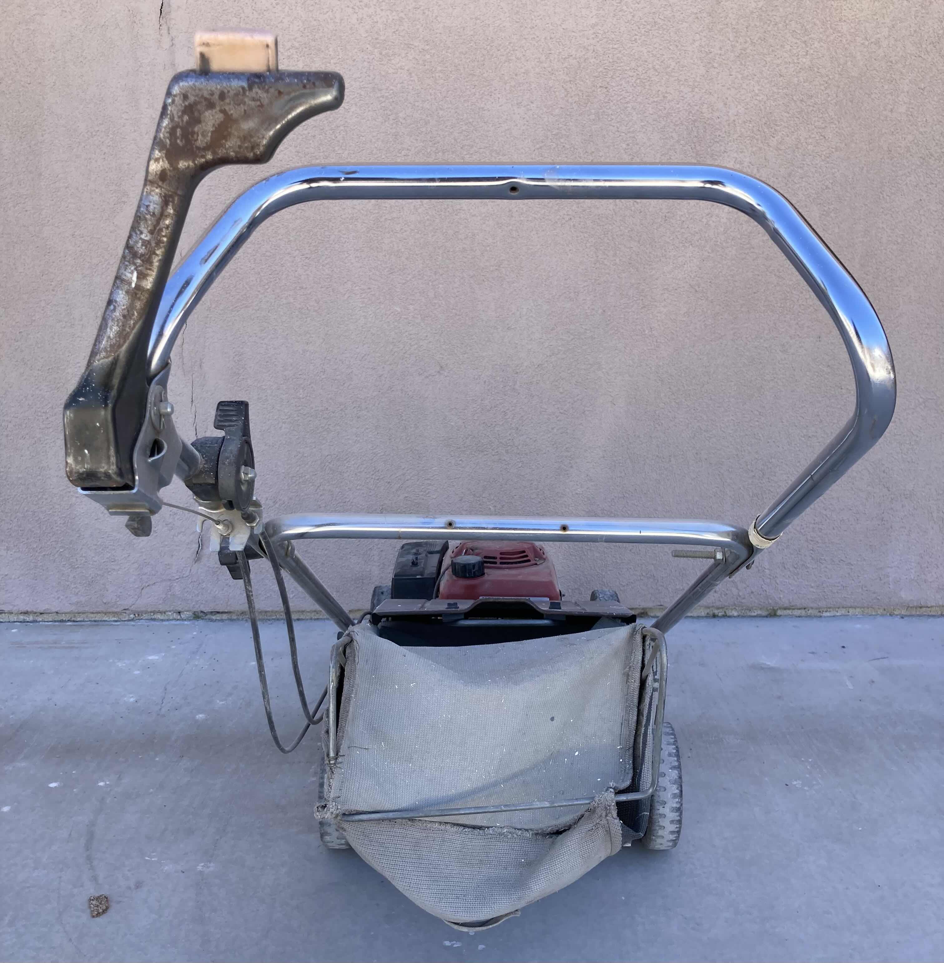 Photo 1 of HONDA HR214 LAWN MOWER