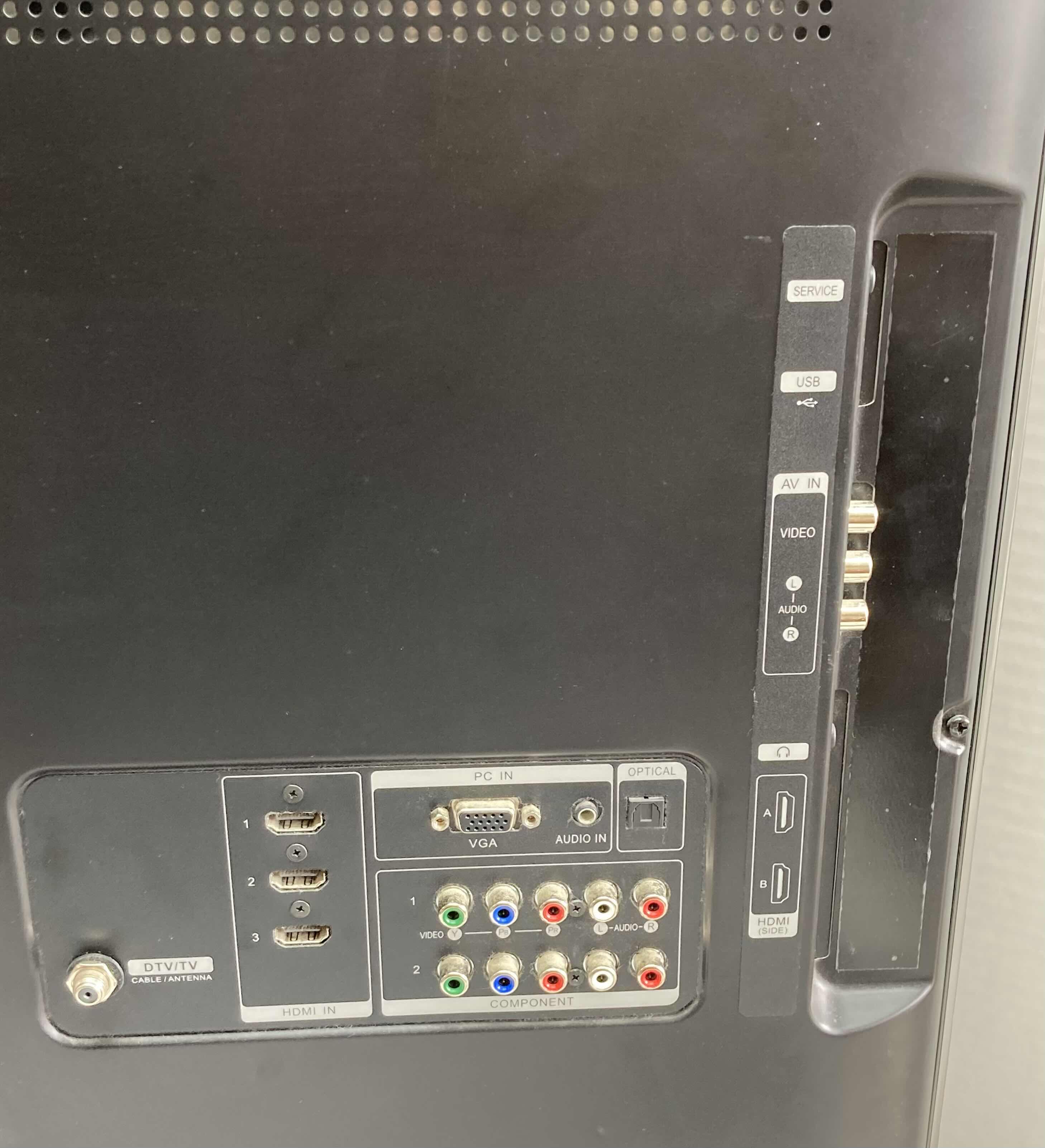 Photo 1 of HANNSPREE 31” TV W REMOTE