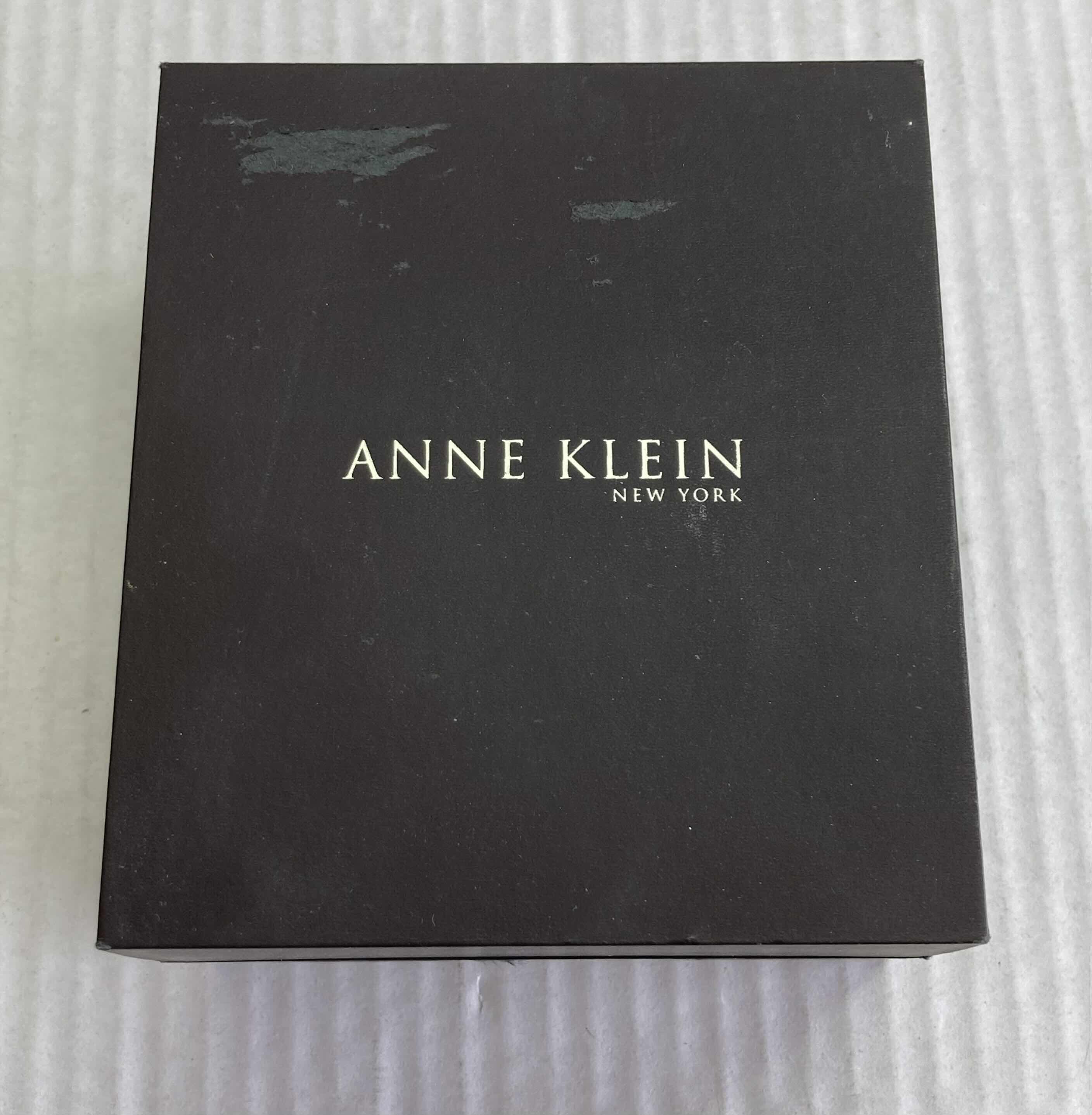 Photo 1 of ANNE KLEIN SWISS WOMENS WATCH W 2 EXTRA BEZELS #706S