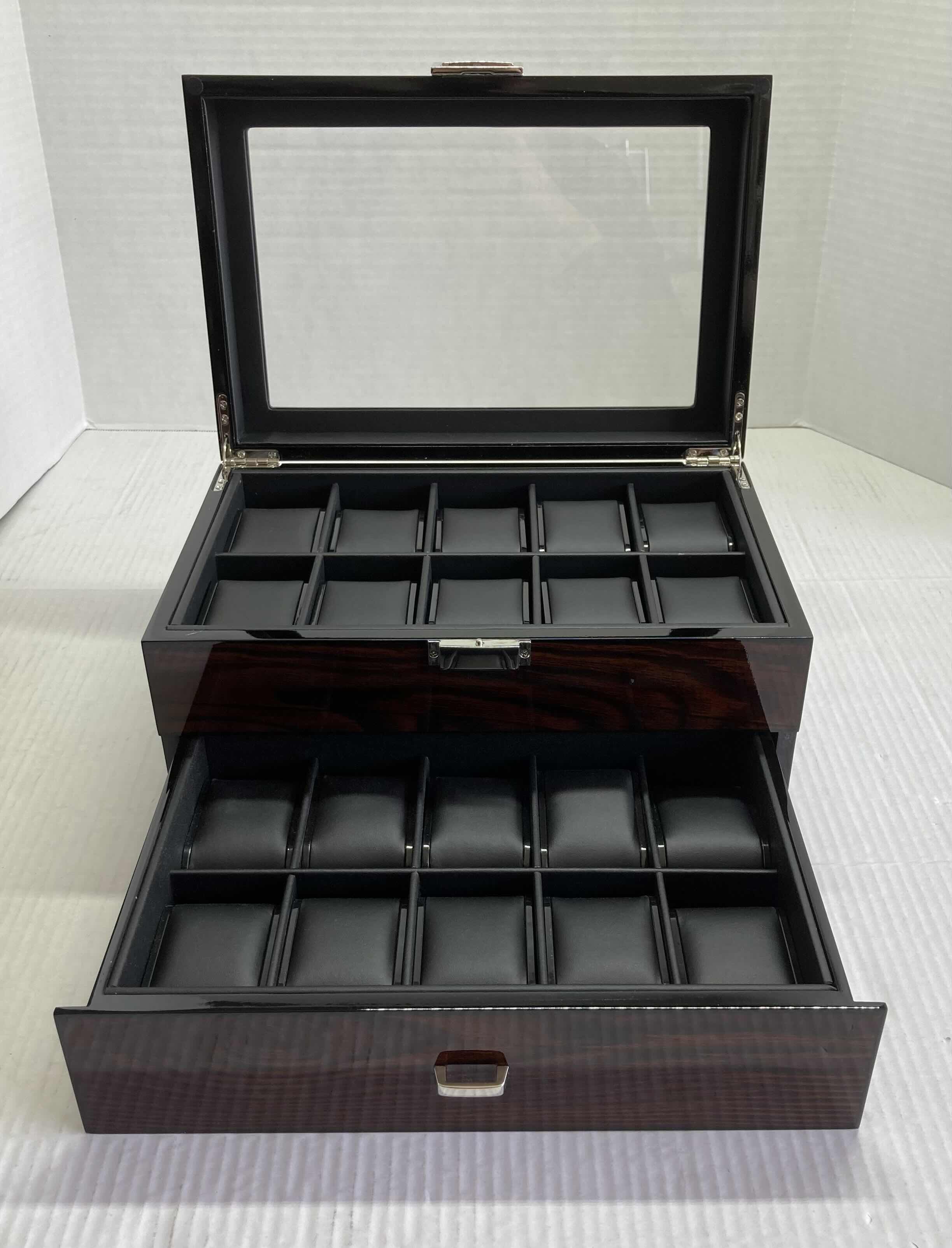 Photo 1 of NEW BROWN BEWISHOME WATCH BOX W GLASS TOP LEATHER INTERIOR 11.73” X 7.83” H5.59”
