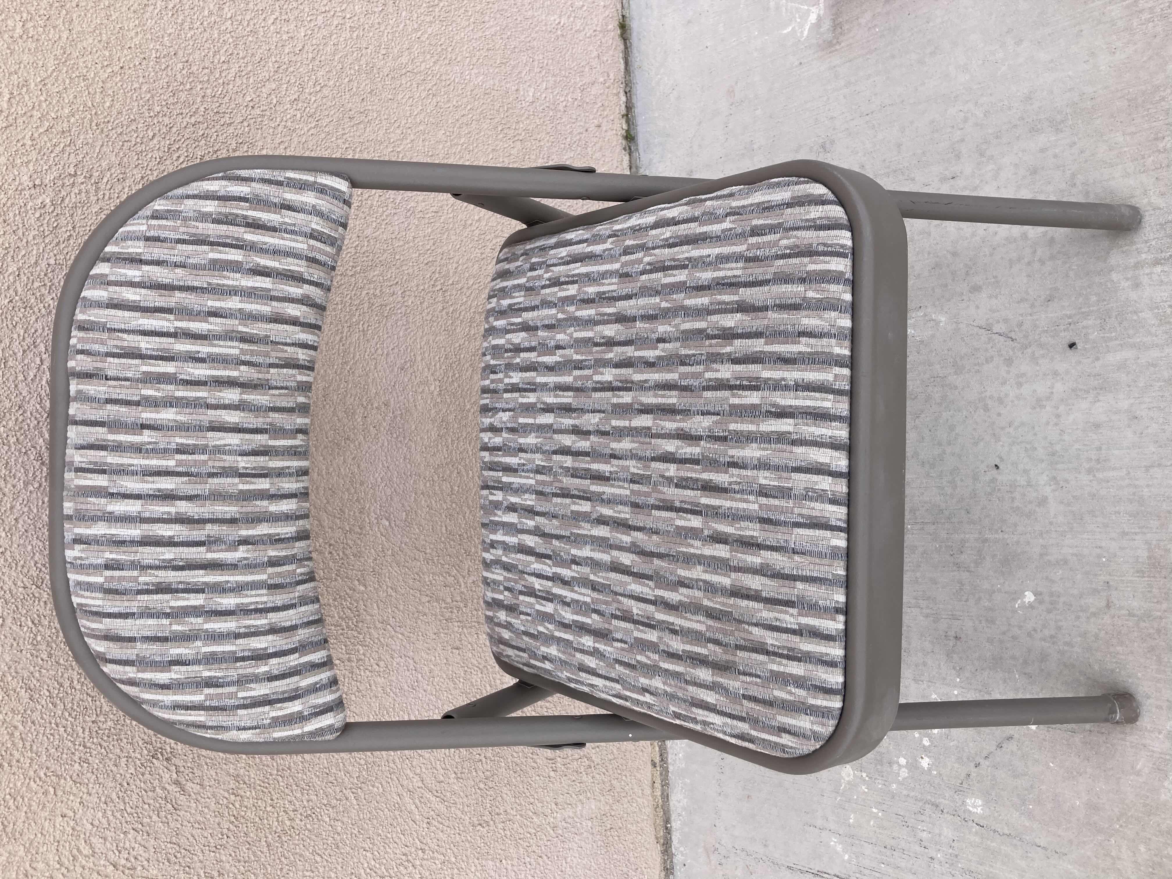 Photo 1 of SAMSONITE PADDED METAL FOLDING CHAIR 18.5” X 19.5” H29”