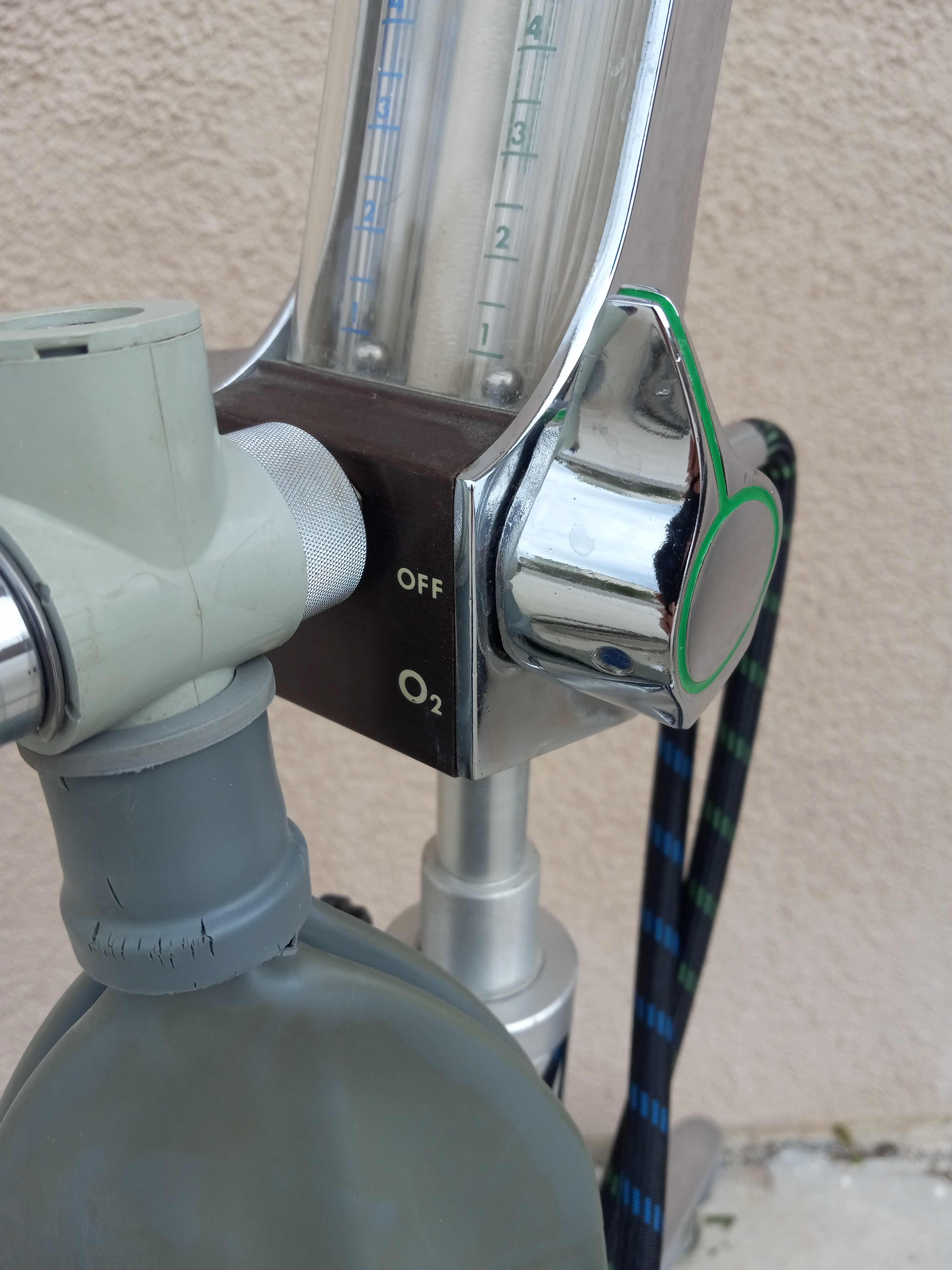 Photo 1 of COASTAL DENTAL ROLLING NITROUS OXIDE TANK SYSTEM