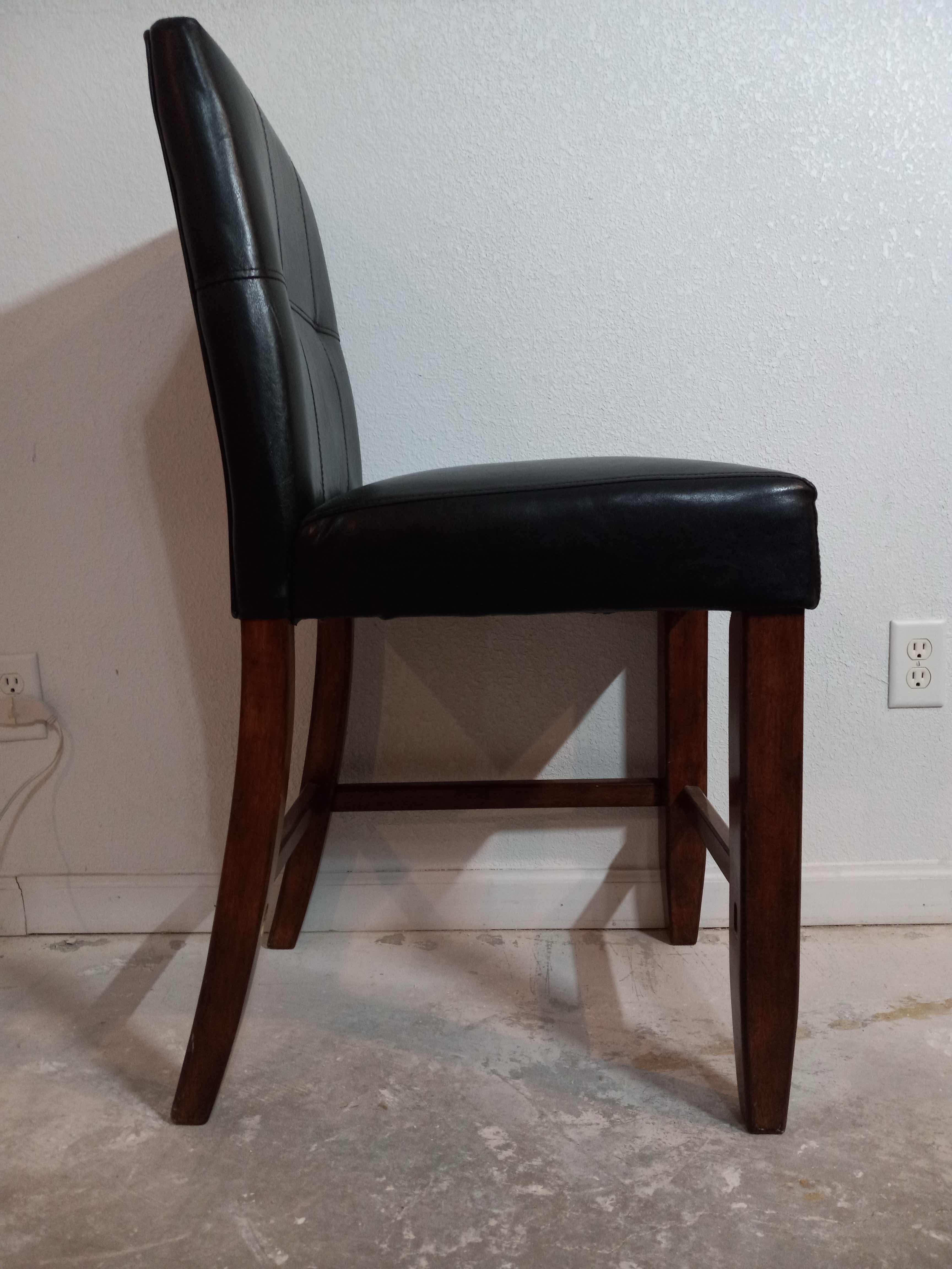 Photo 1 of ASHLEY FURNITURE AVERY BAR STOOL D349-124 18” X 22” H40”