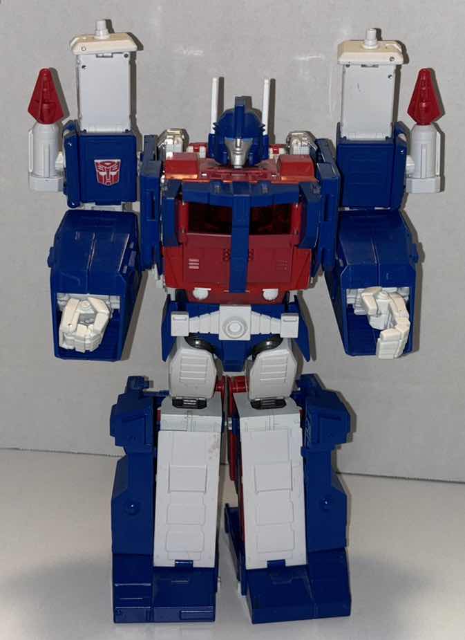 Photo 1 of 2014 TAKARA TOMY TRANSFORMERS MASTERPIECE MP-22 ULTRA MAGNUS ACTION FIGURE (JAPAN)