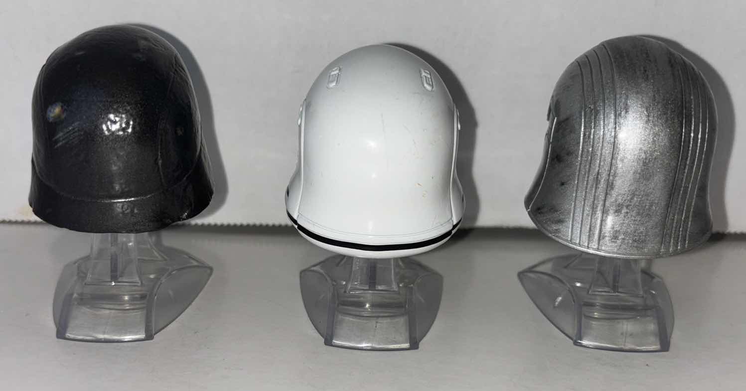 Photo 1 of 2015 HASBRO STAR WARS THE BLACK SERIES TITANIUM 3” HELMETS W STANDS (3)