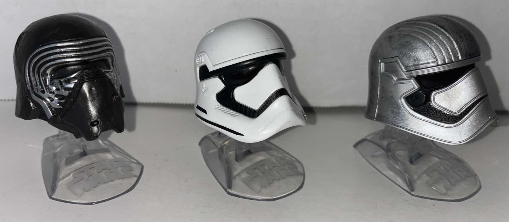 Photo 1 of 2015 HASBRO STAR WARS THE BLACK SERIES TITANIUM 3” HELMETS W STANDS (3)
