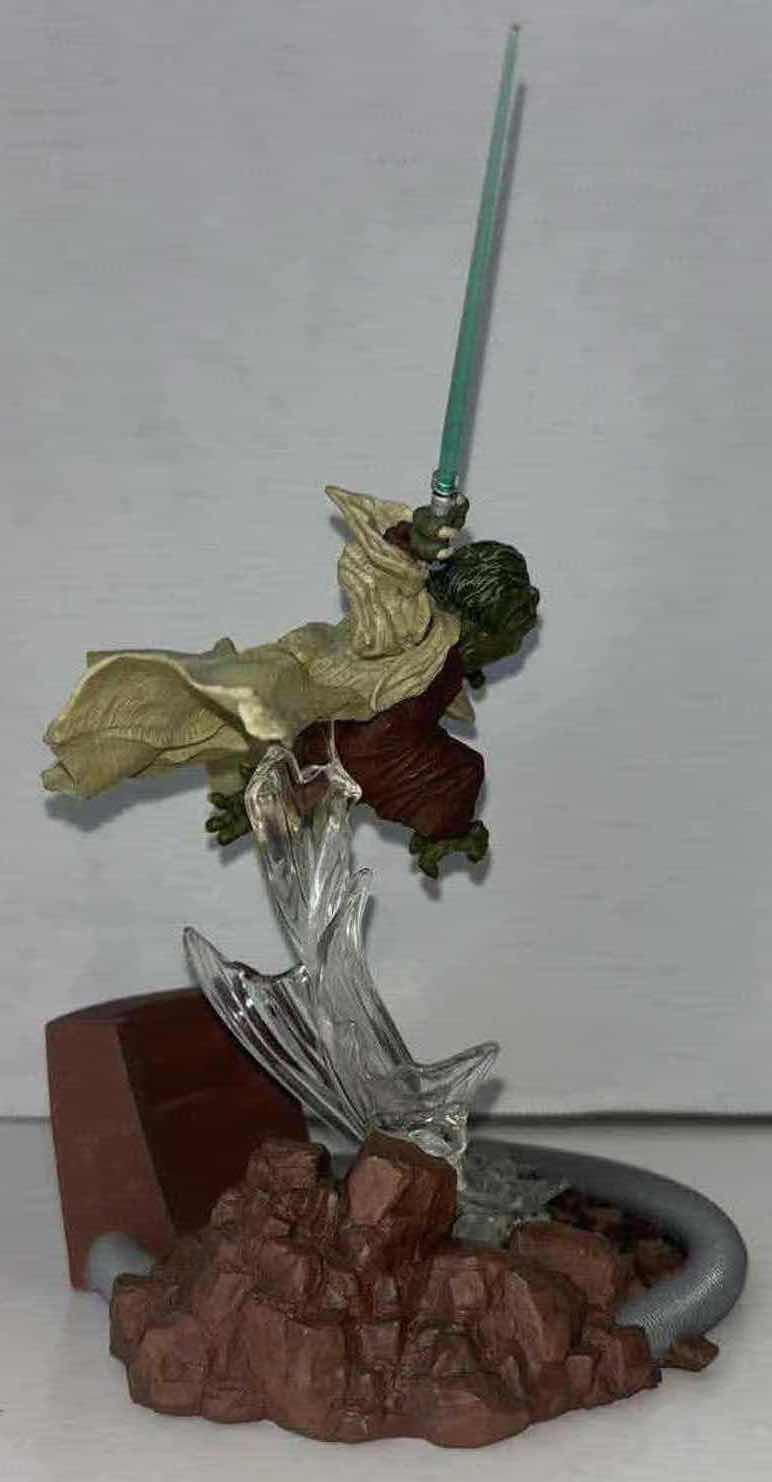 Photo 1 of (DISPLAY MODEL) 2003 HASBRO STAR WARS UNLEASHED YODA JEDI THE FORCE 9.5” VINYL STATUE