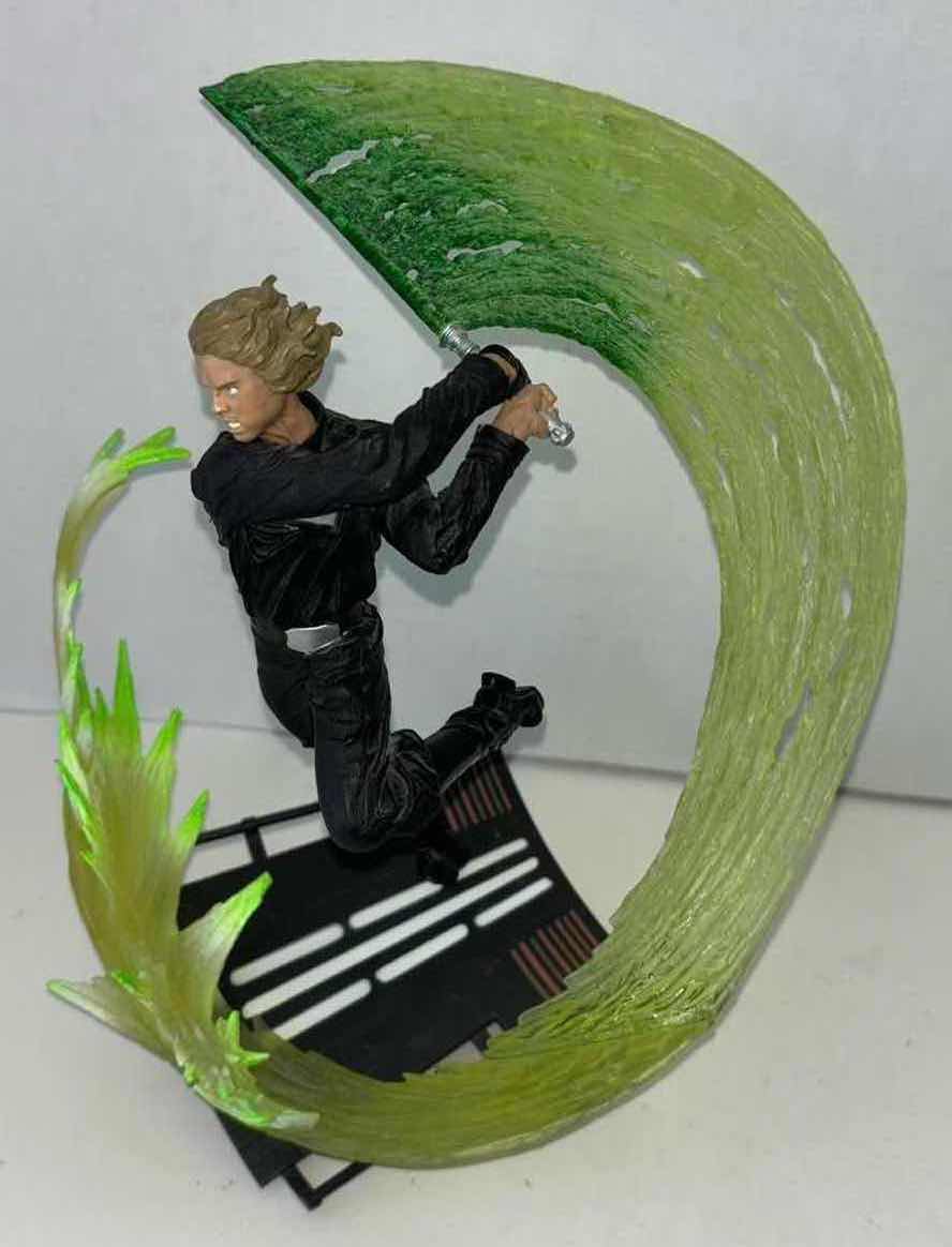 Photo 1 of (DISPLAY MODEL) 2003 STAR WARS RETURN OF THE JEDI UNLEASHED LUKE SKY WALKER JEDI ACTION VINYL STATUE 