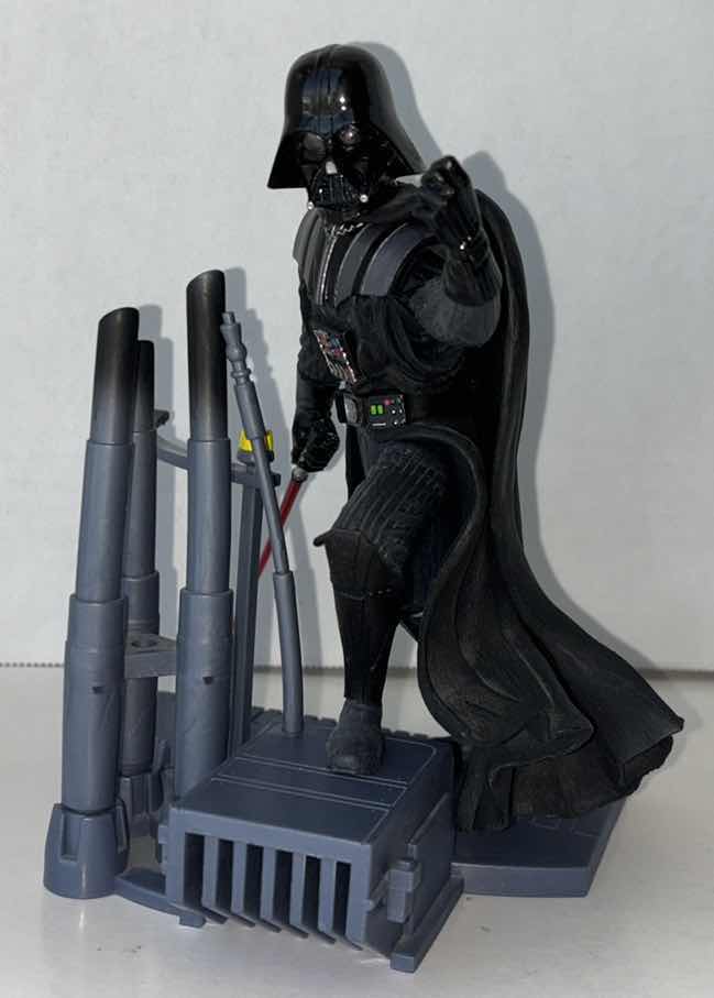 Photo 1 of (DISPLAY MODEL) 2002 HASBRO STAR WARS UNLEASHED DARTH VADER VINYL STATUE