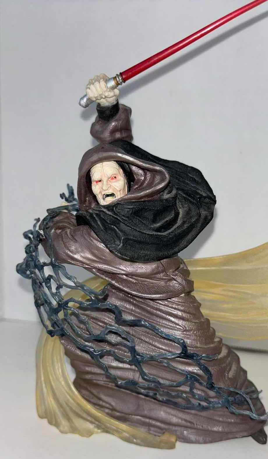 Photo 1 of (DISPLAY MODEL) 2005 STAR WARS UNLEASHED YODA VS DARTH SIDIOUS 10” VINYL STATUE