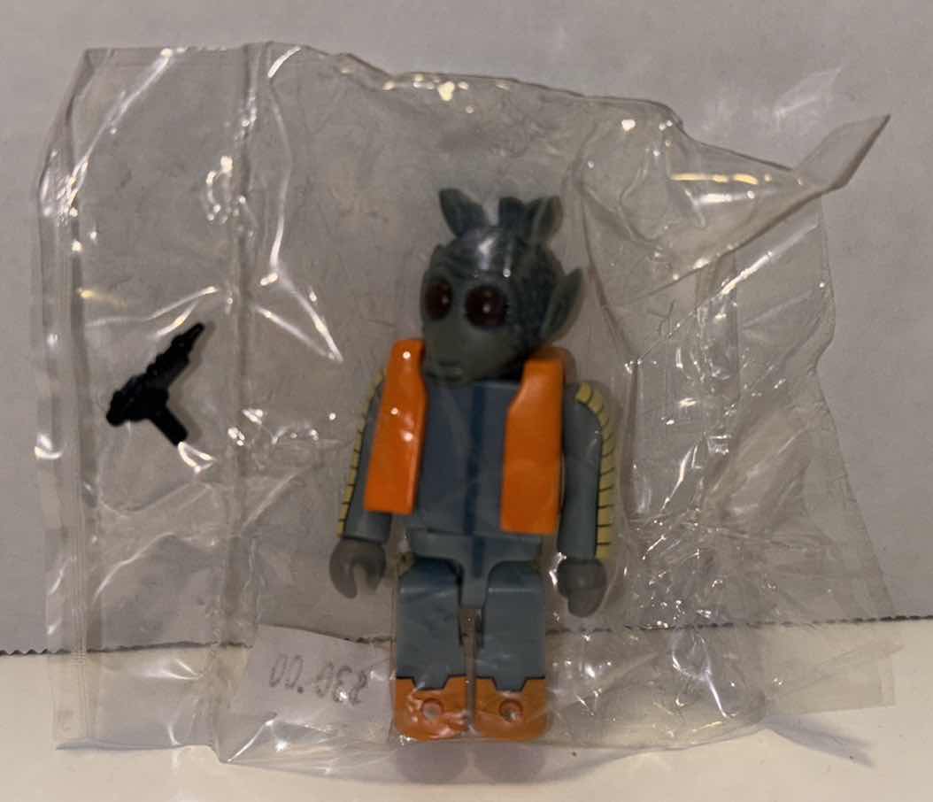 Photo 1 of 3-PACK TOMY MEDICOM STAR WARS KUBRICK SERIES 2 “CANTINA BAND MEMBER, TUSKEN RAIDER & GREEDO” MINI TOY FIGURES & ACCESSORIES **NO RETURNS**