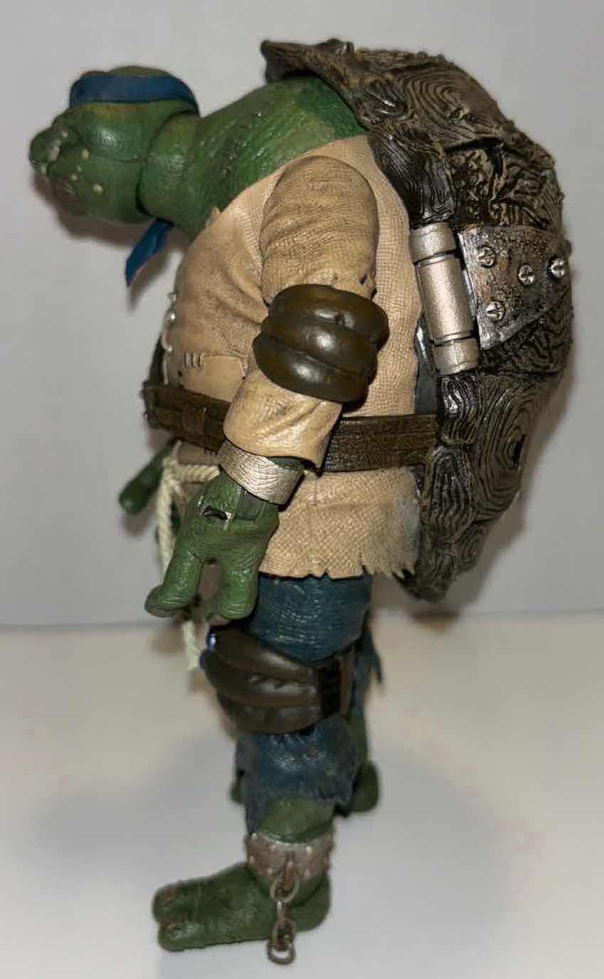 Photo 5 of NECA UNIVERSAL MONSTERS VS TMNT 7” ULTIMATE ACTION FIGURE “LEONARDO AS HUNCHBACK” **NO RETURNS**