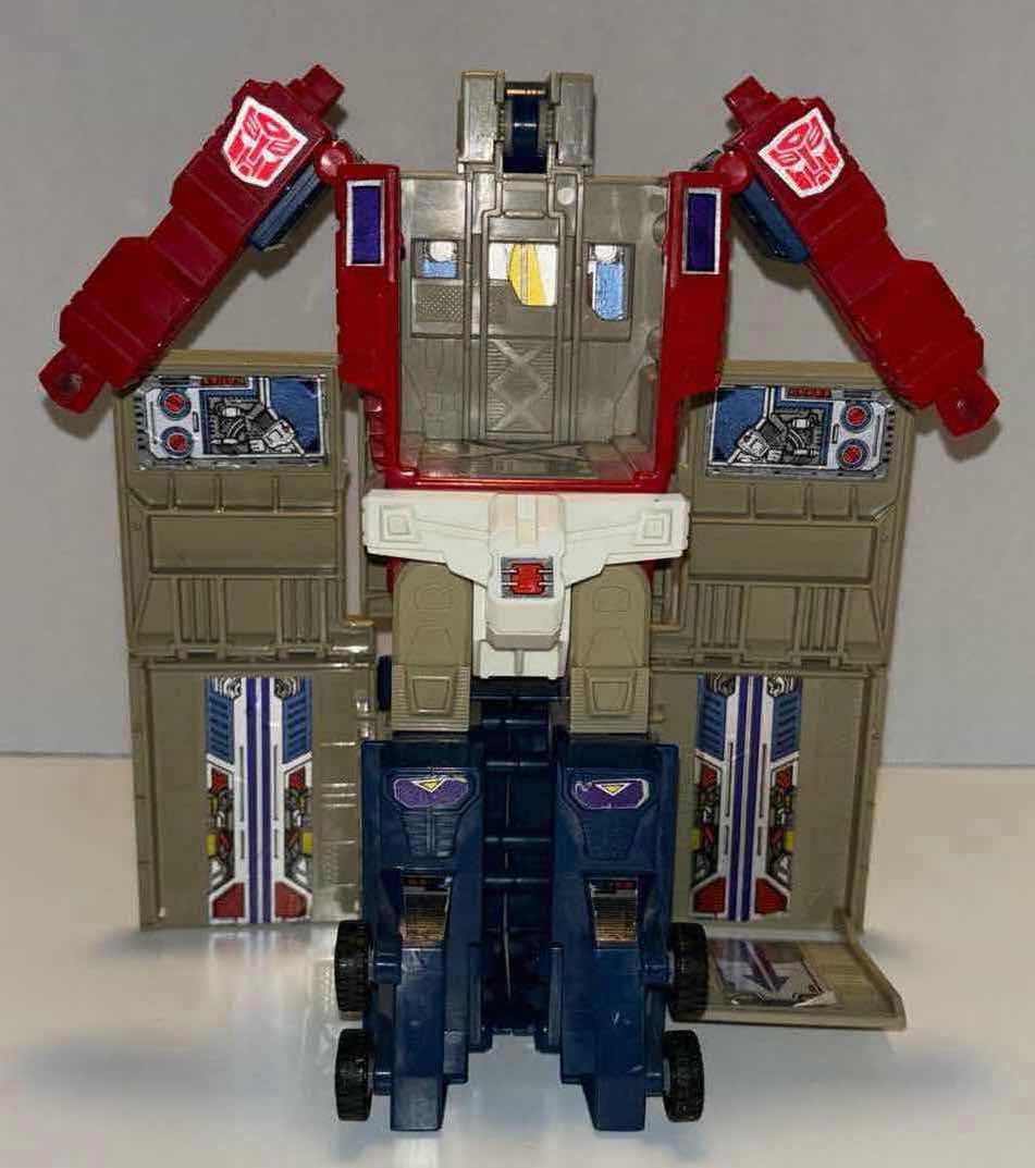 Photo 1 of 1988 HASBRO TAKARA TRANSFORMERS G1 POWERMASTERS OPTIMUS PRIME (INCOMPLETE, TRAILER ONLY) **NO RETURNS**