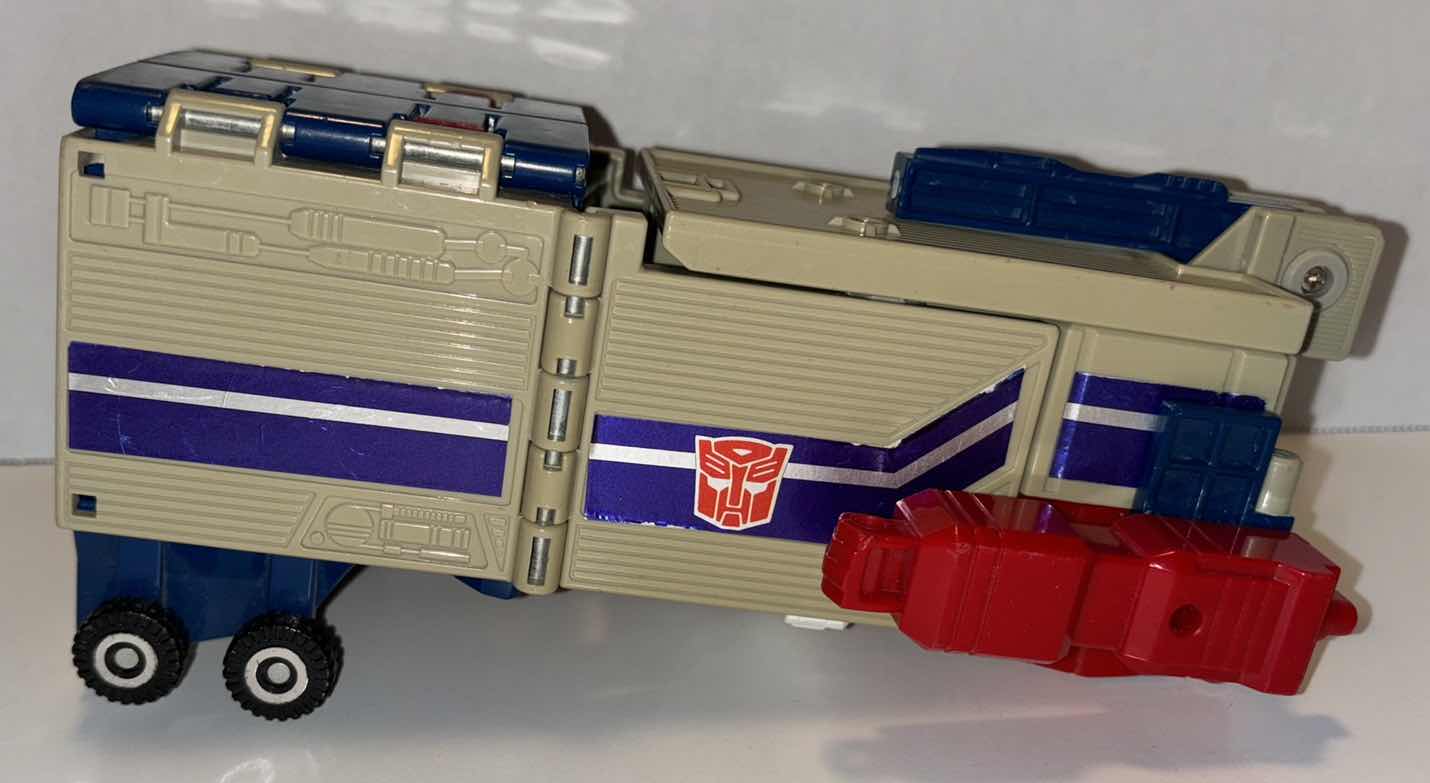 Photo 1 of 1988 HASBRO TAKARA TRANSFORMERS G1 POWERMASTERS OPTIMUS PRIME (INCOMPLETE, TRAILER ONLY) **NO RETURNS**