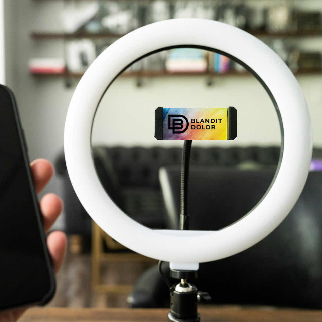 Photo 3 of NEW ORIGAUDIO MCLIGHTY 10” RING LIGHT PHONE STAND