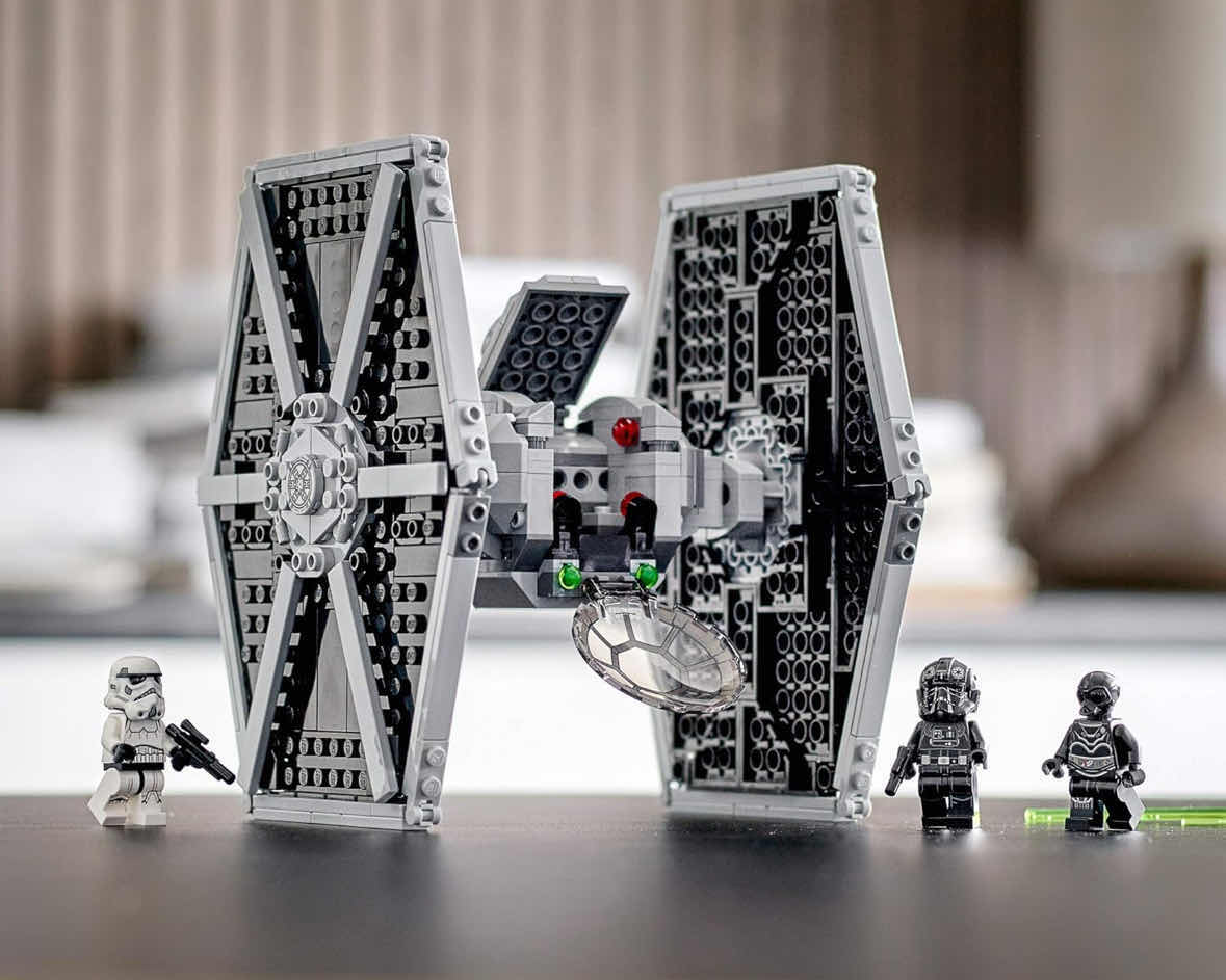 Photo 1 of NEW LEGO STAR WARS ‘THE IMPERIAL TIE FIGHTER’ BUILDING SET, 432 PCS (75300)
