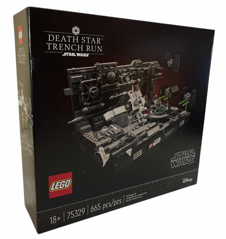 Photo 1 of NEW LEGO STAR WARS ‘DEATH STAR TRENCH RUN’ BUILDING SET, 665 PCS (75329)