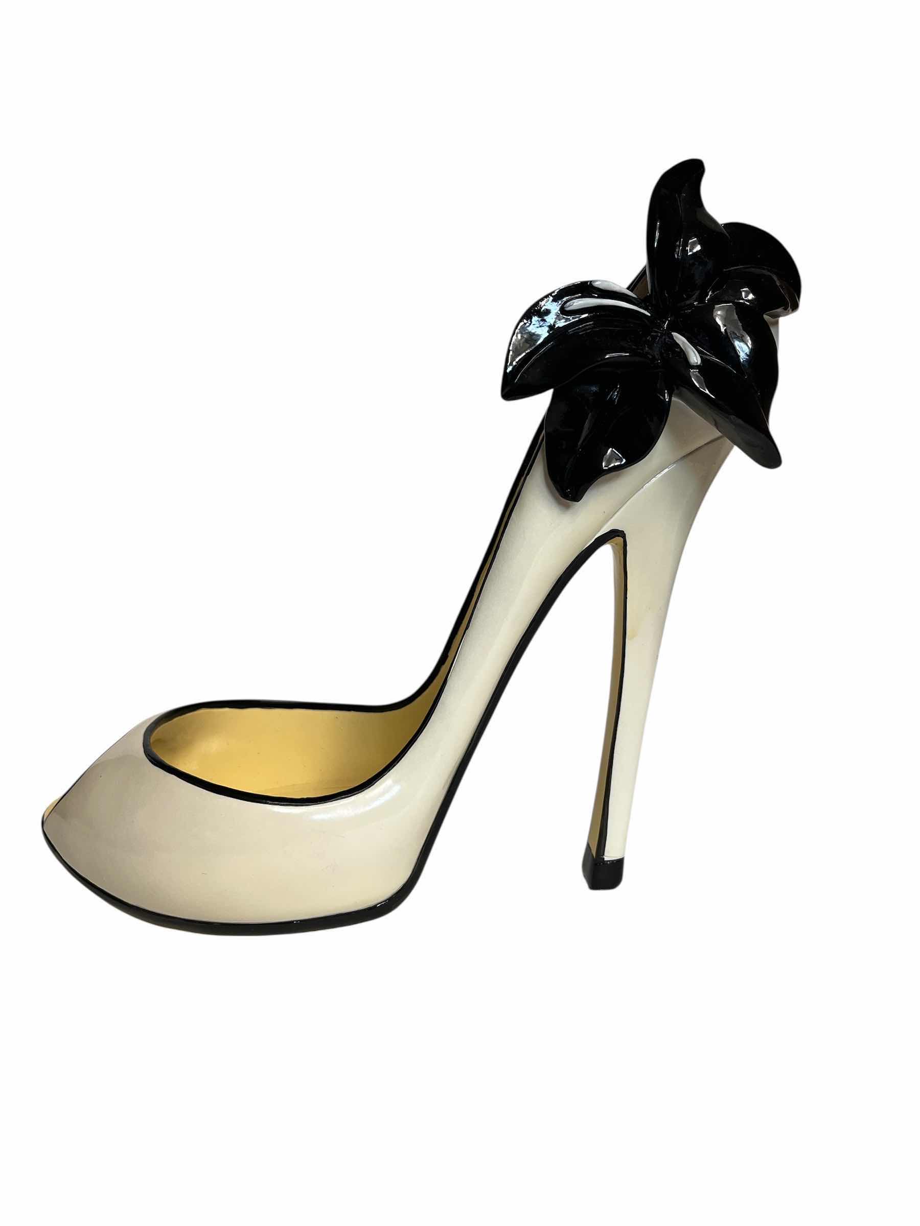 Photo 1 of HIGH HEEL CERAMIC WINE BOTTLE HOLDER 3.75” X 7” H8”