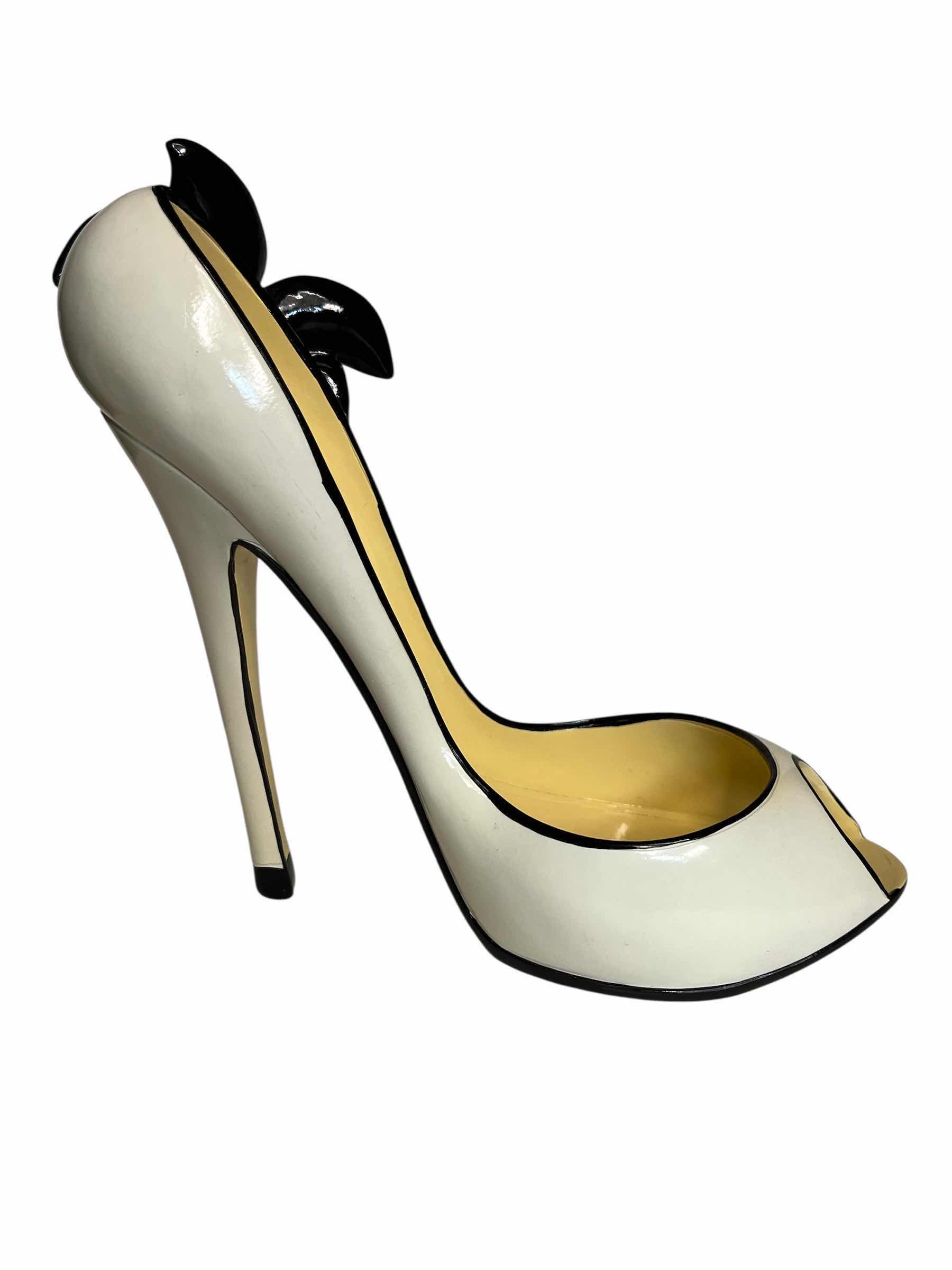 Photo 1 of HIGH HEEL CERAMIC WINE BOTTLE HOLDER 3.75” X 7” H8”