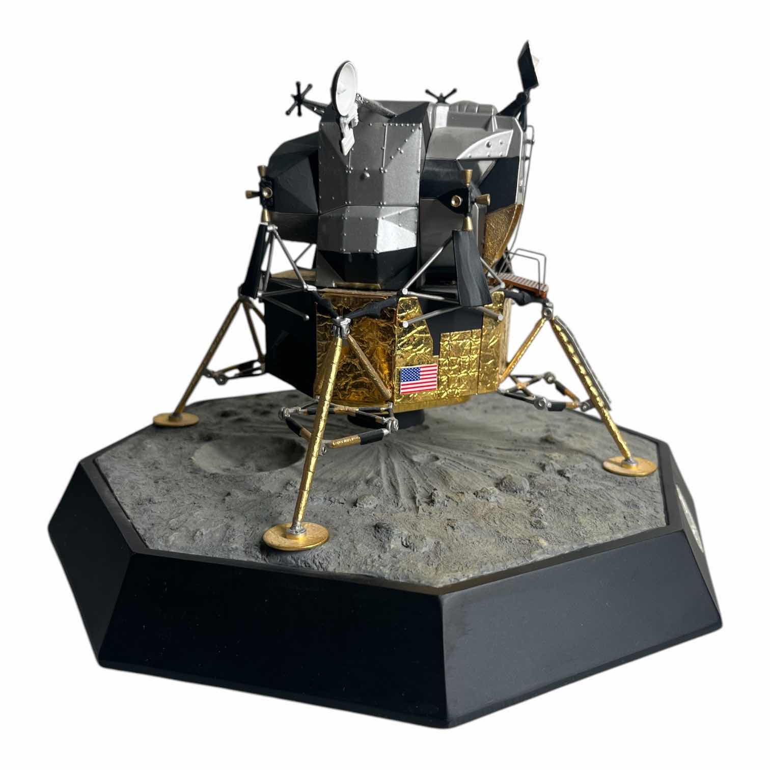 Photo 1 of APOLLO 11 LUNAR MODULE EAGLE 1:48 SCALE FRANKLIN MINT MODEL W 24K GOLD ELECTROPLATED HEAT INSULATION (READ NOTES)