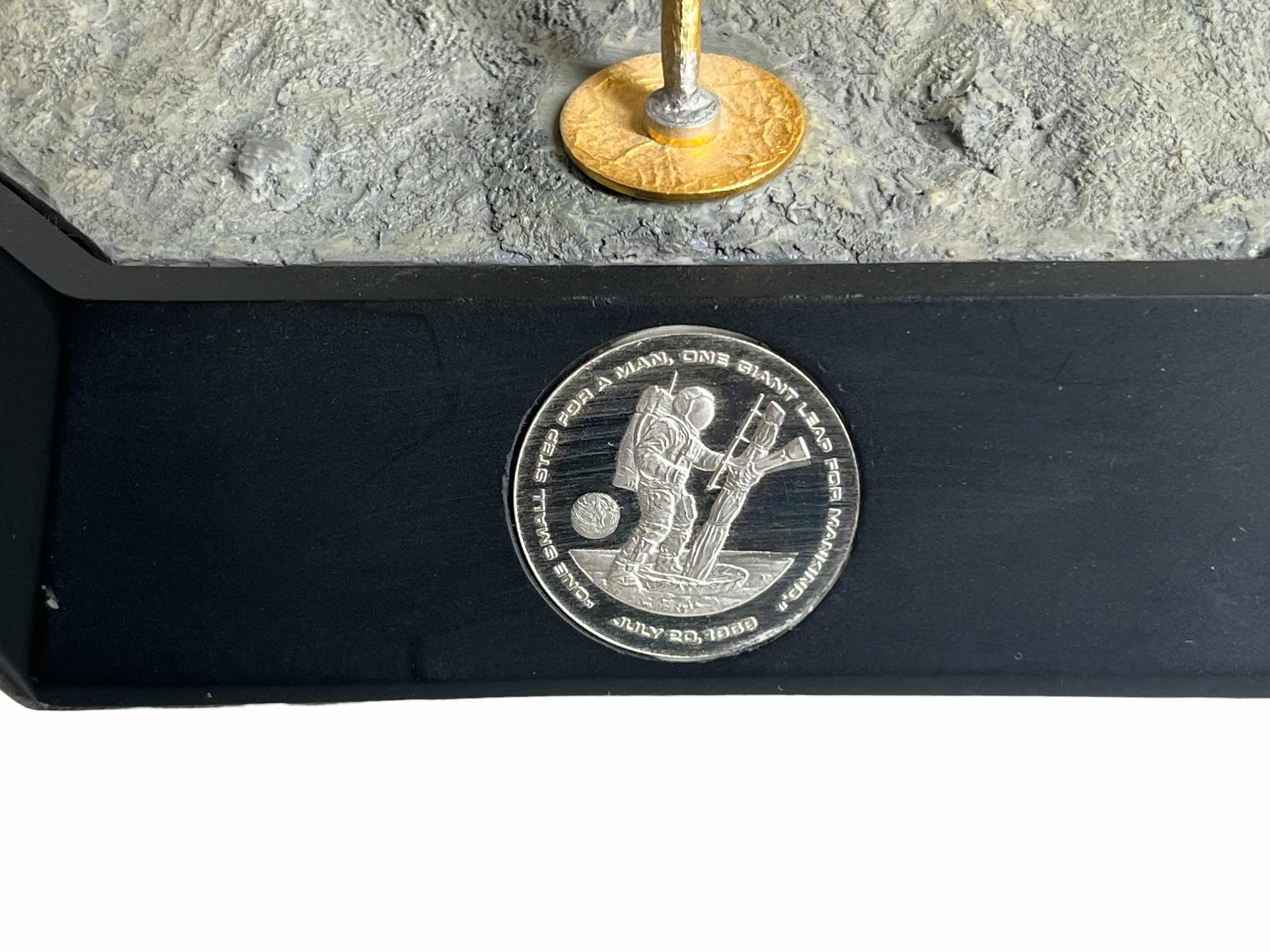 Photo 1 of APOLLO 11 LUNAR MODULE EAGLE 1:48 SCALE FRANKLIN MINT MODEL W 24K GOLD ELECTROPLATED HEAT INSULATION (READ NOTES)